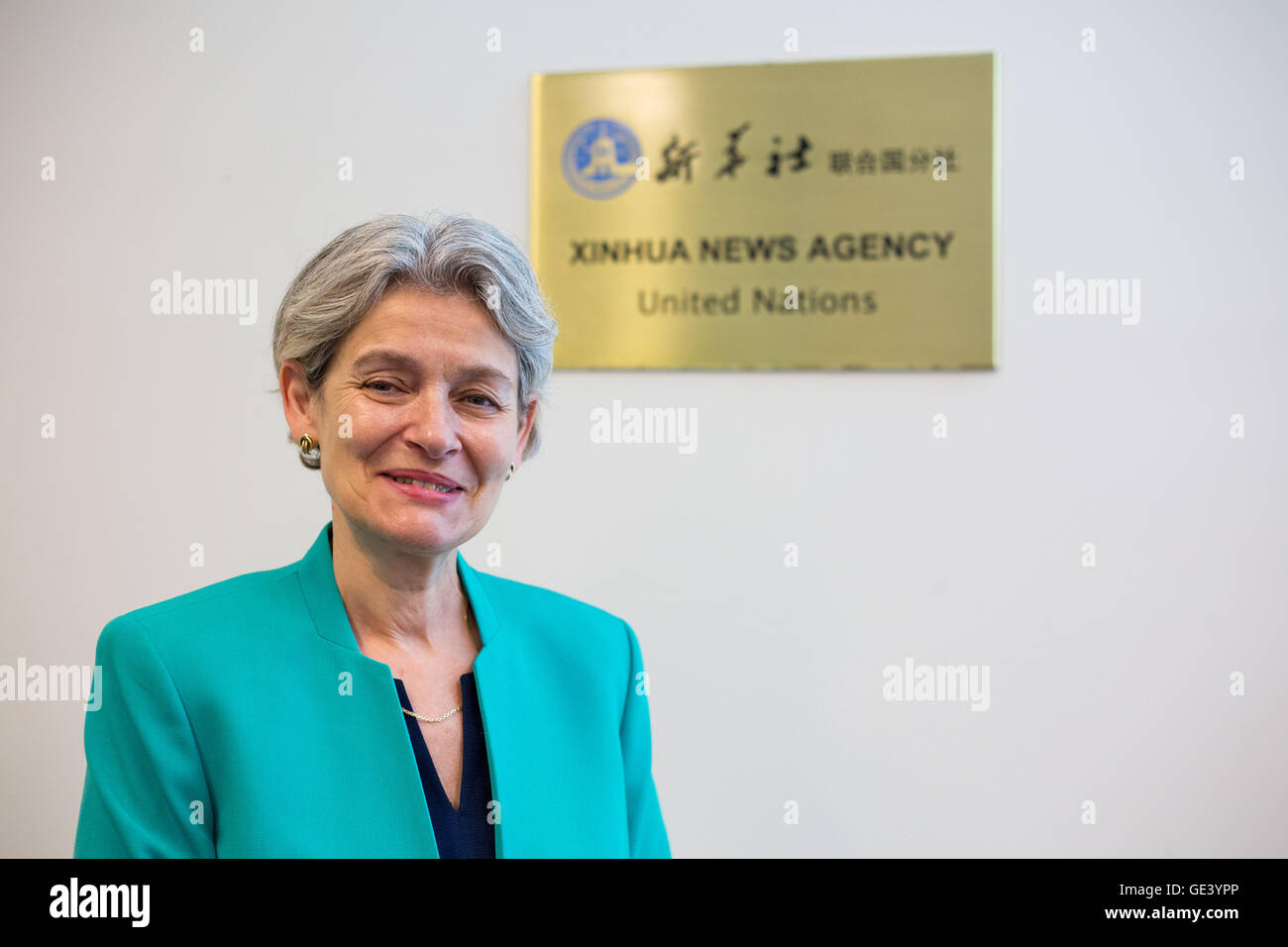 Nazioni Unite, New York, Stati Uniti d'America. 22 Luglio, 2016. Irina Bokova, il direttore generale dell'Organizzazione delle Nazioni Unite per l'Educazione, la scienza e la Cultura (UNESCO), posa per una foto a Xinhua News Agency Ufficio delle Nazioni Unite a New York, il 22 luglio 2016. Bokova si è congratulato con la Cina per l'inclusione di suoi Shennongjia Hubei, una nazionale parco geografica, nella prestigiosa Lista del Patrimonio Mondiale, dicendo che "La Cina è un meraviglioso esempio di altri paesi' nel proteggere e preservare il suo patrimonio culturale e naturale dei siti. © Li Muzi/Xinhua/Alamy Live News Foto Stock