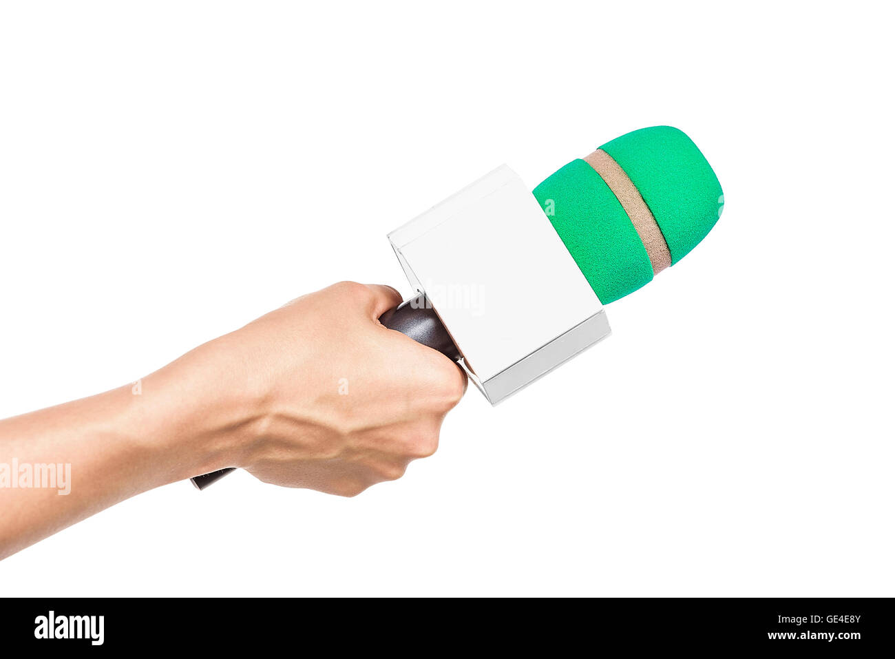 Mano che tiene il microfono per interviste. Isolato su bianco. Foto Stock