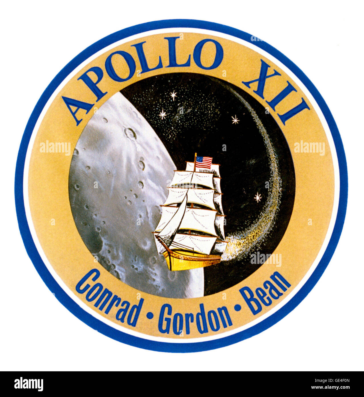 L'Apollo 12, varato il 14 novembre 1969, atterrò con successo sulla Luna il 24 novembre 1969. Gli astronauti hanno prelevato campioni lunari, allestito attrezzature scientifiche e recuperato parti Surveyor III per l'analisi. Foto Stock