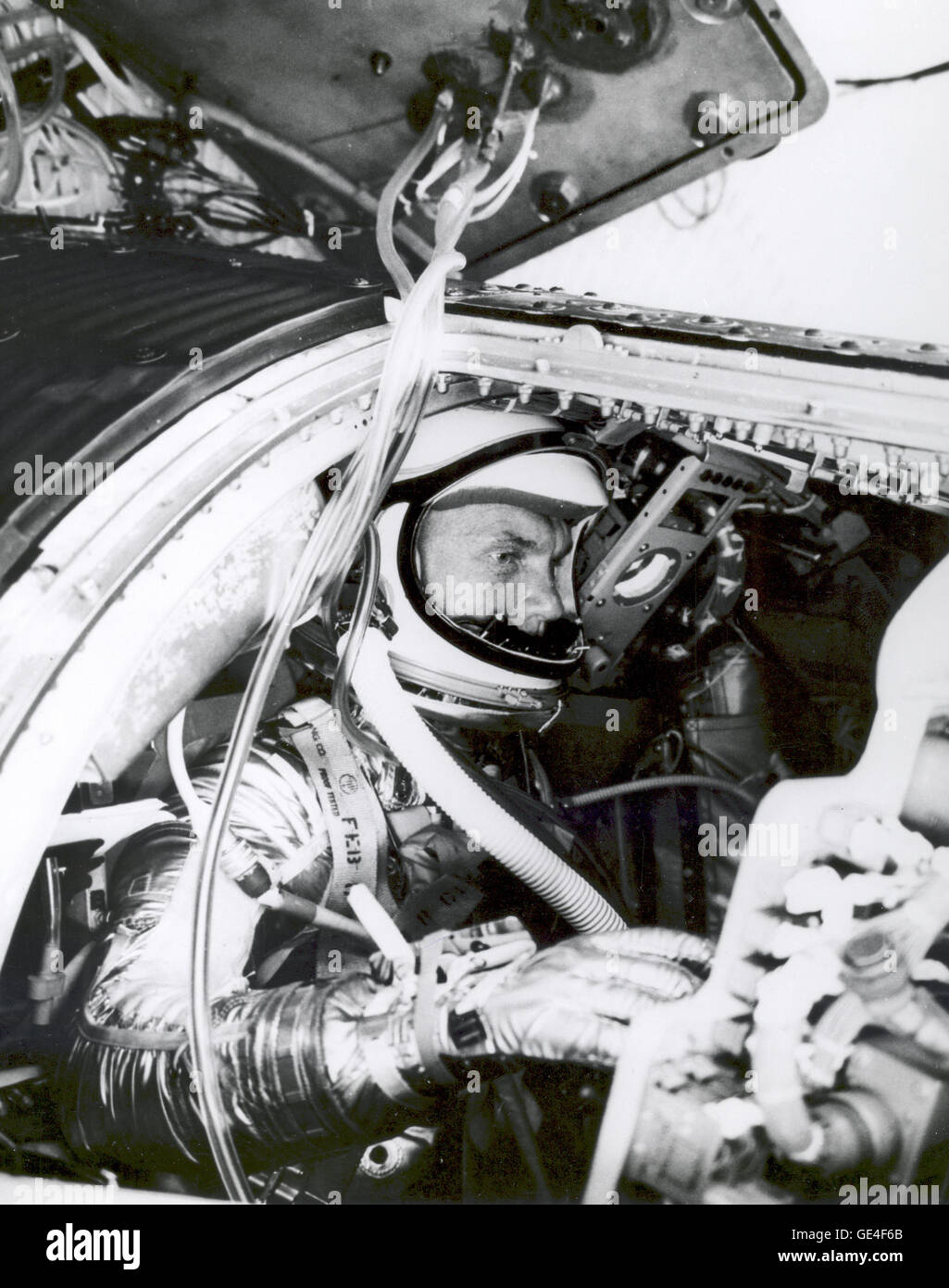 (29 novembre 1961) l'astronauta John H. Glenn, Jr., subisce una simulazione di volo orbitale come parte della sua formazione per il progetto di mercurio nei veicoli spaziali con equipaggio Centro procedura del trainer alla Langley Air Force Base, Virginia. Immagine # : 61-MA6-10 Foto Stock