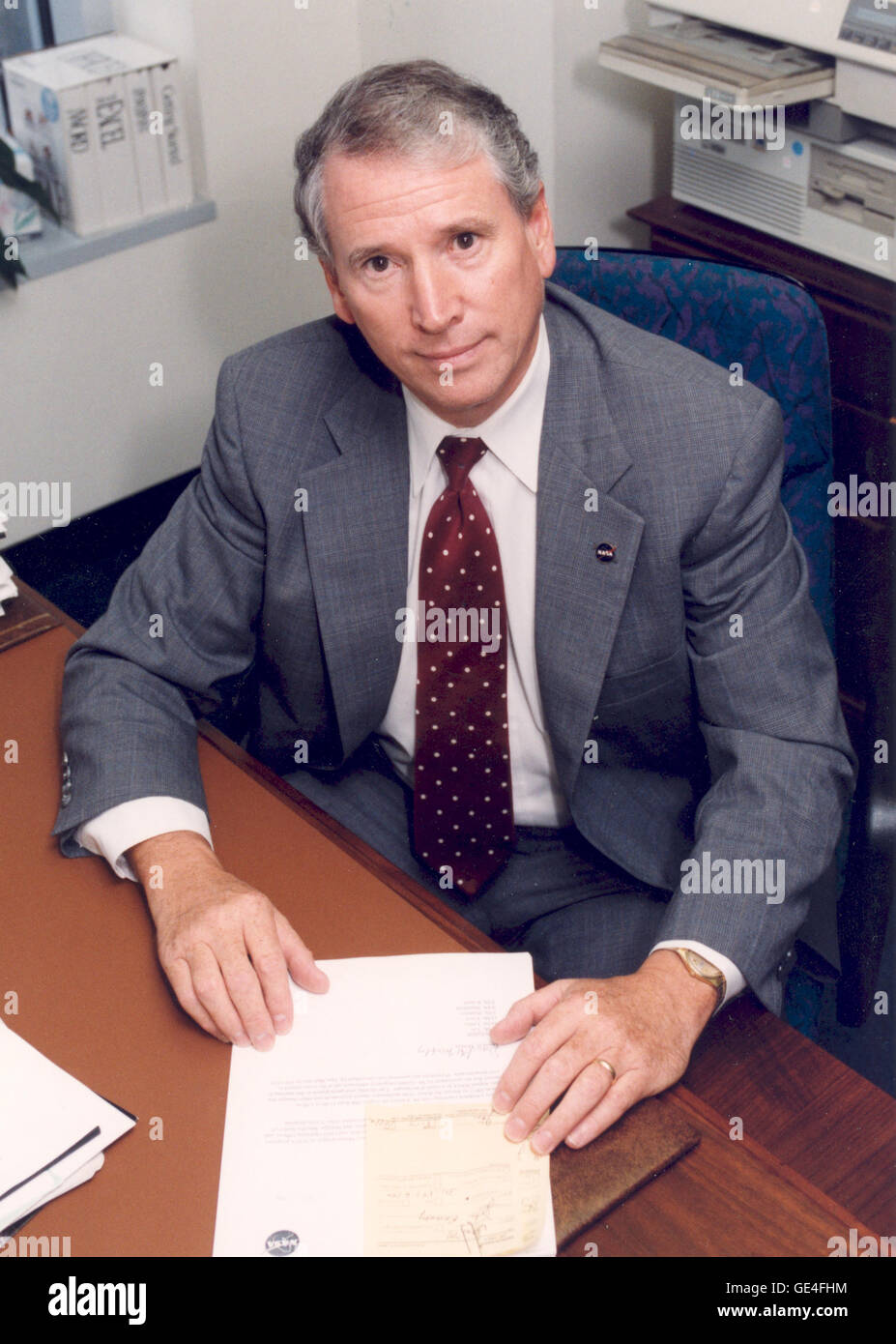 Il Dr. Daniel R. Mulville è stato amministratore della NASA nel 2001. La sua carriera alla NASA includeva ruoli come Chief Engineer e Deputy associate Administrator. Prima di entrare a far parte della NASA, ha lavorato presso il Naval Research Laboratory e il Naval Air Systems Command. Foto Stock