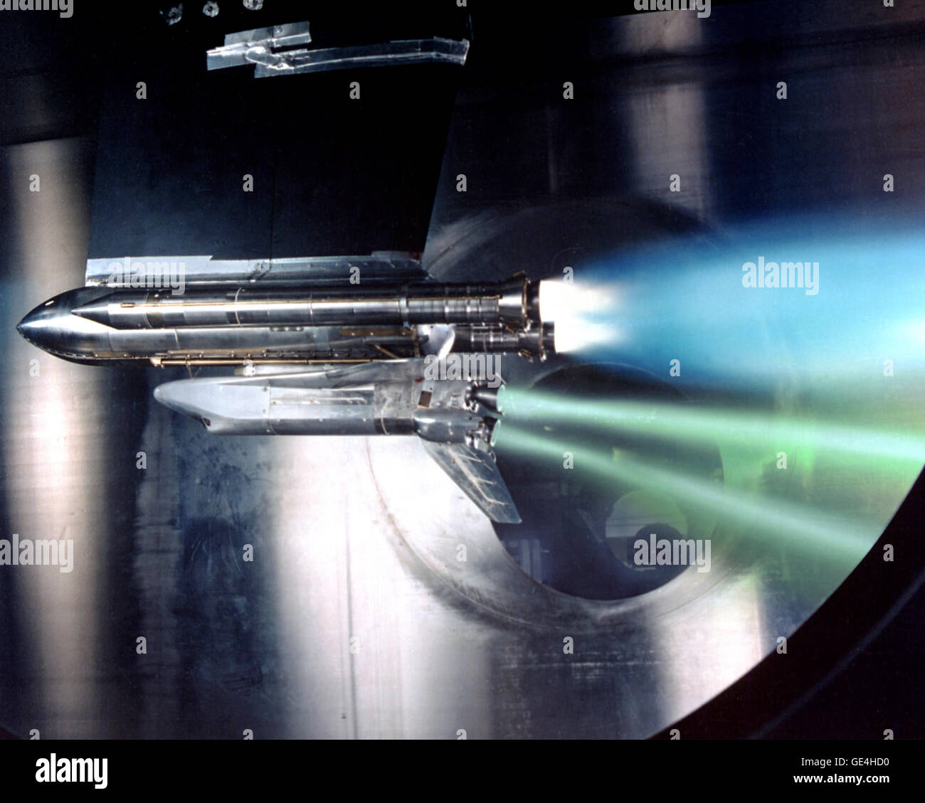 (18 maggio 1988) Questa è una prova di ciò che accade durante la fase di lancio se una navetta spaziale principale motore si guasta. Il test è stato condotto in corrispondenza di quello che ora è chiamato il John H. Glenn Research Center. Immagine #: Data: 18 Maggio 1988 Foto Stock