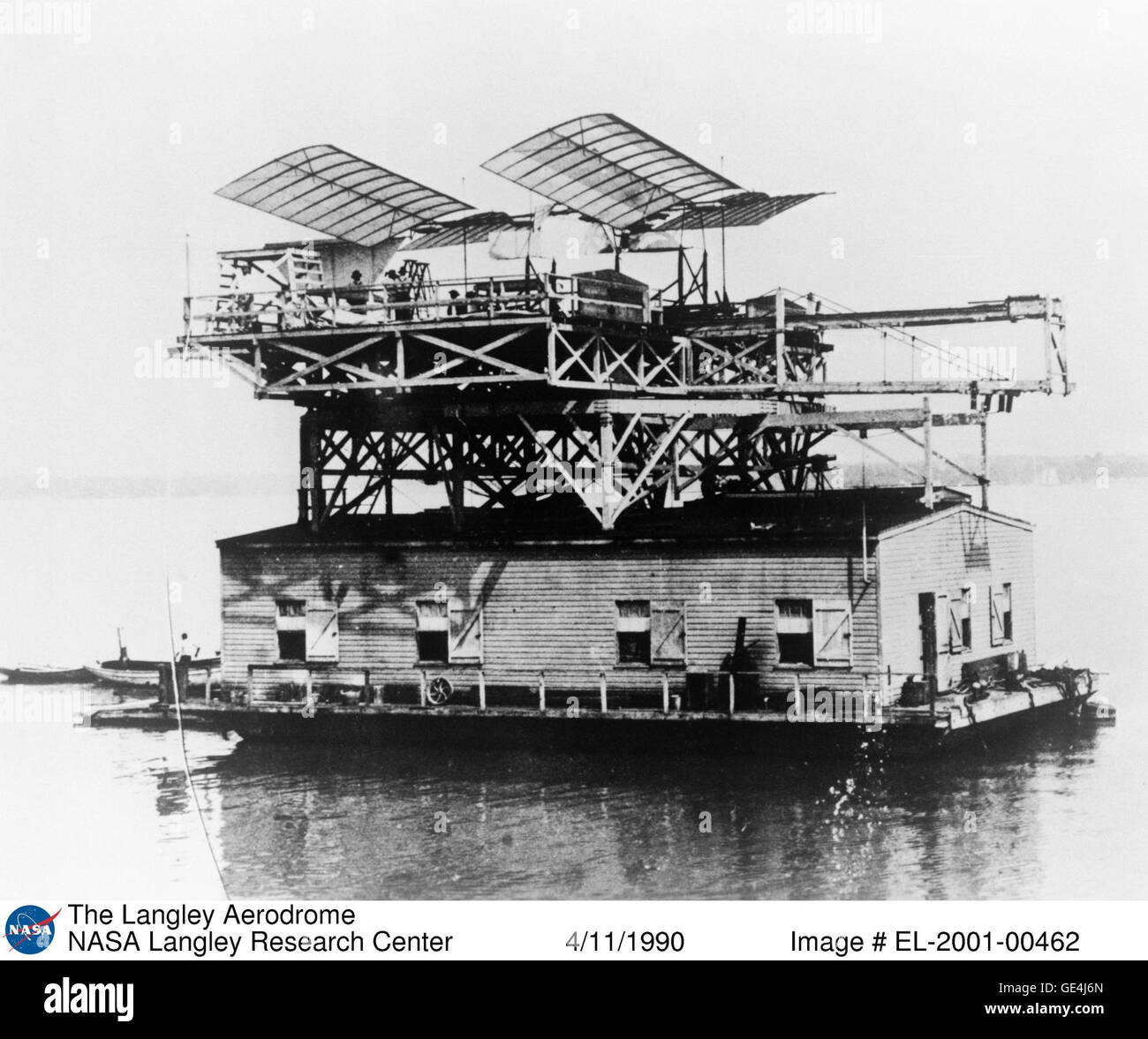 L'aeroporto di Langley, un primo tentativo di volo a motore, rappresenta un momento significativo nella storia dell'aviazione. L'immagine cattura il design dell'aeroporto e il suo contributo pionieristico alla tecnologia di volo. Foto Stock