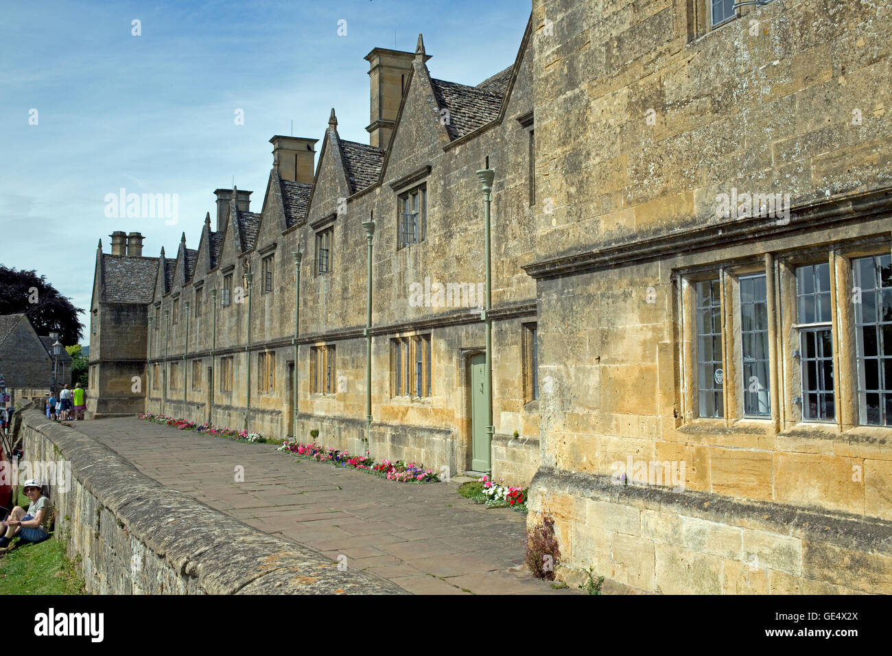 Fila di gli ospizi di carità Chipping Campden Costwolds REGNO UNITO Foto Stock