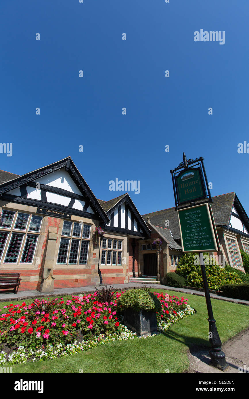 Villaggio di Port Sunlight, Inghilterra. agli inizi del XX secolo William e segar owen progettato hulme hall. Foto Stock