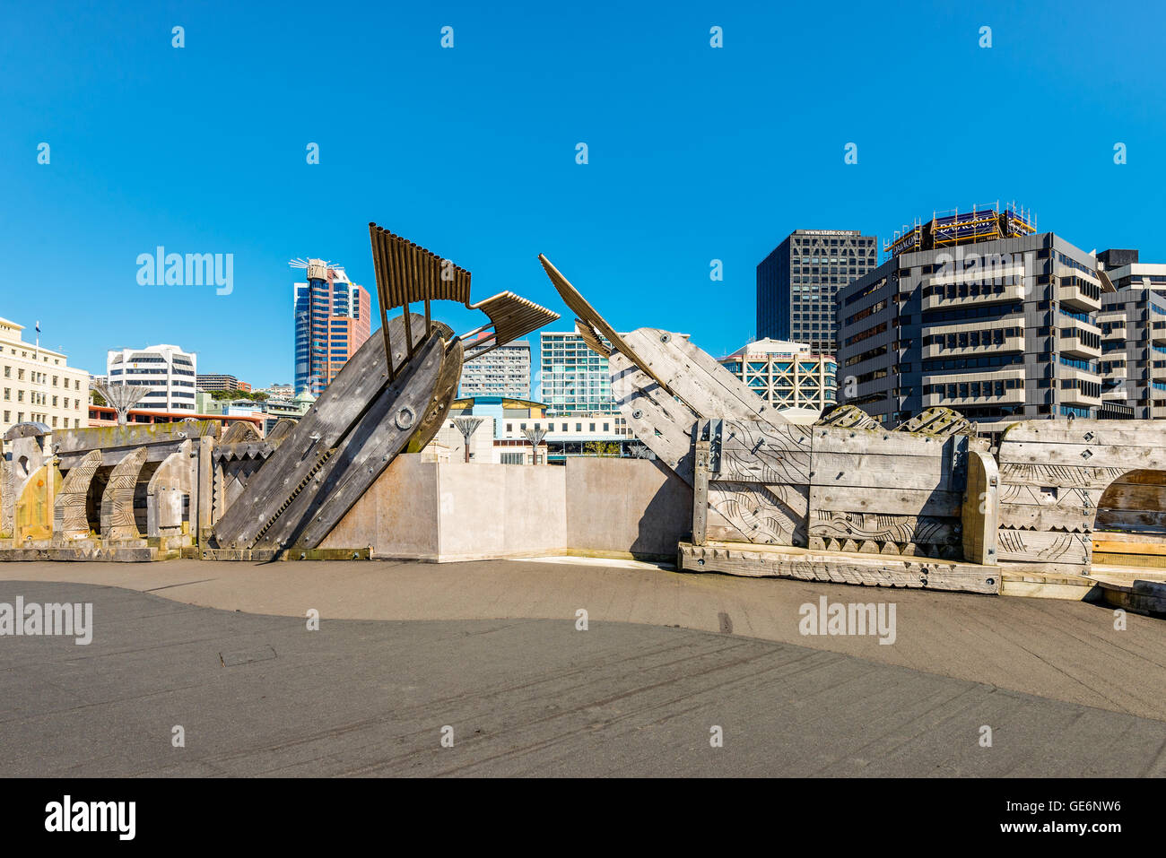 Scultura in legno sulla città di Ponte del mare Foto Stock