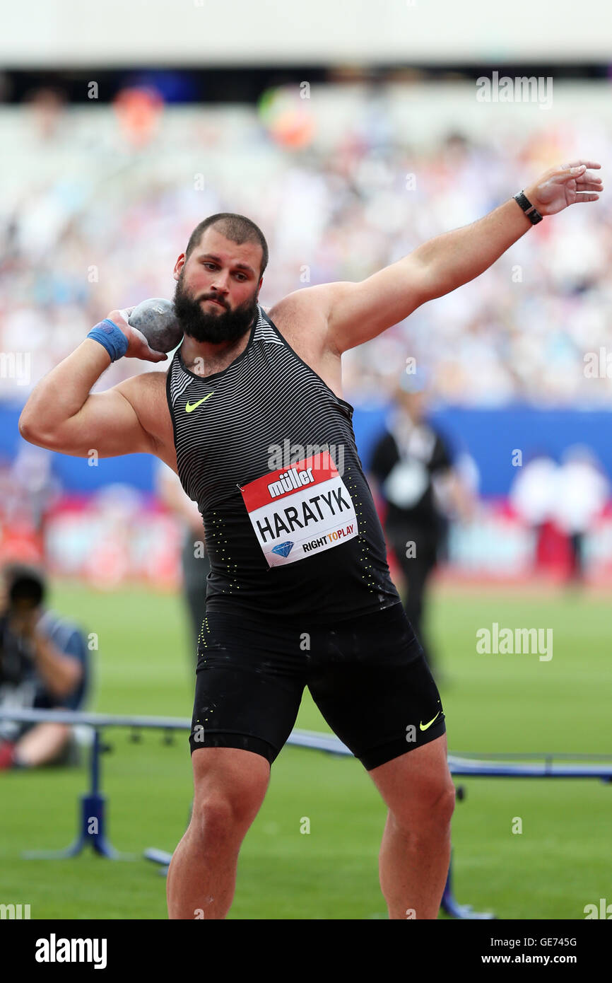 Michał HARATYK n concorrenti il colpo messo a la IAAF Diamond League giochi di anniversario. Foto Stock