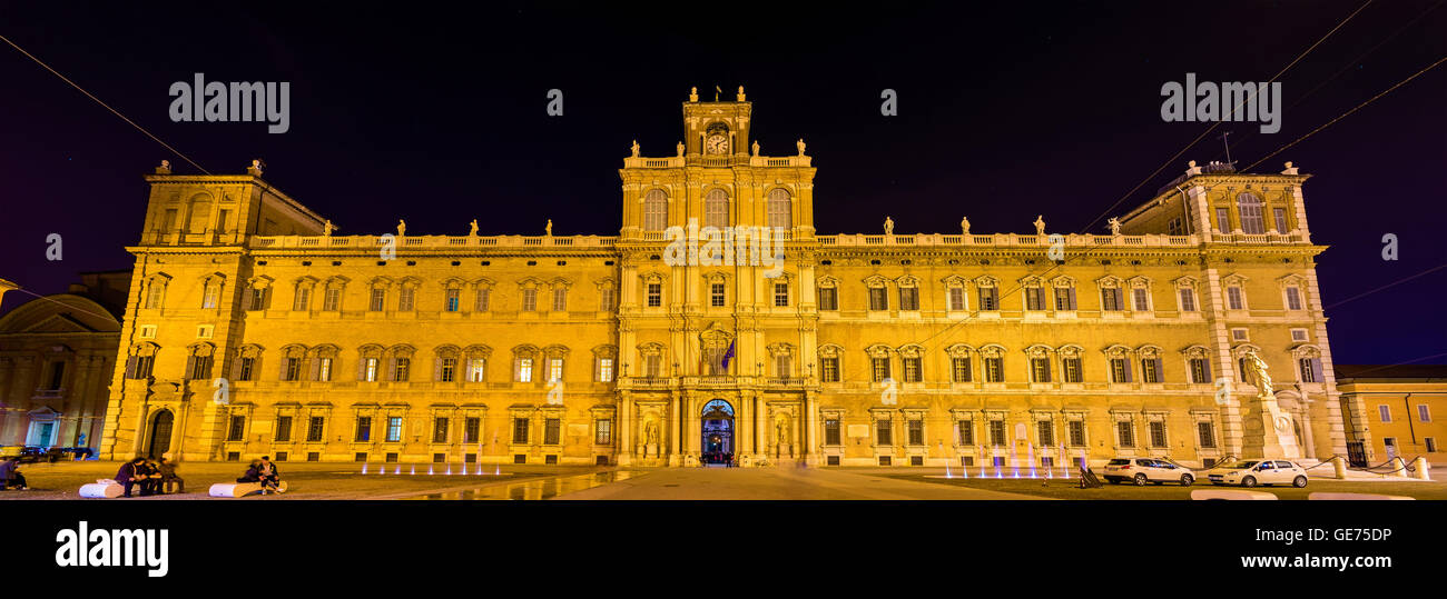 Il Palazzo Ducale di Modena - Italia Foto Stock