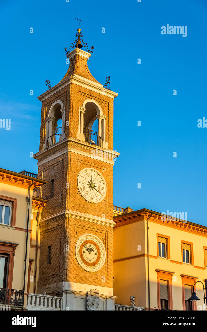 Torre dell'orologio sulla Piazza Martiri di Rimini - Italia Foto Stock