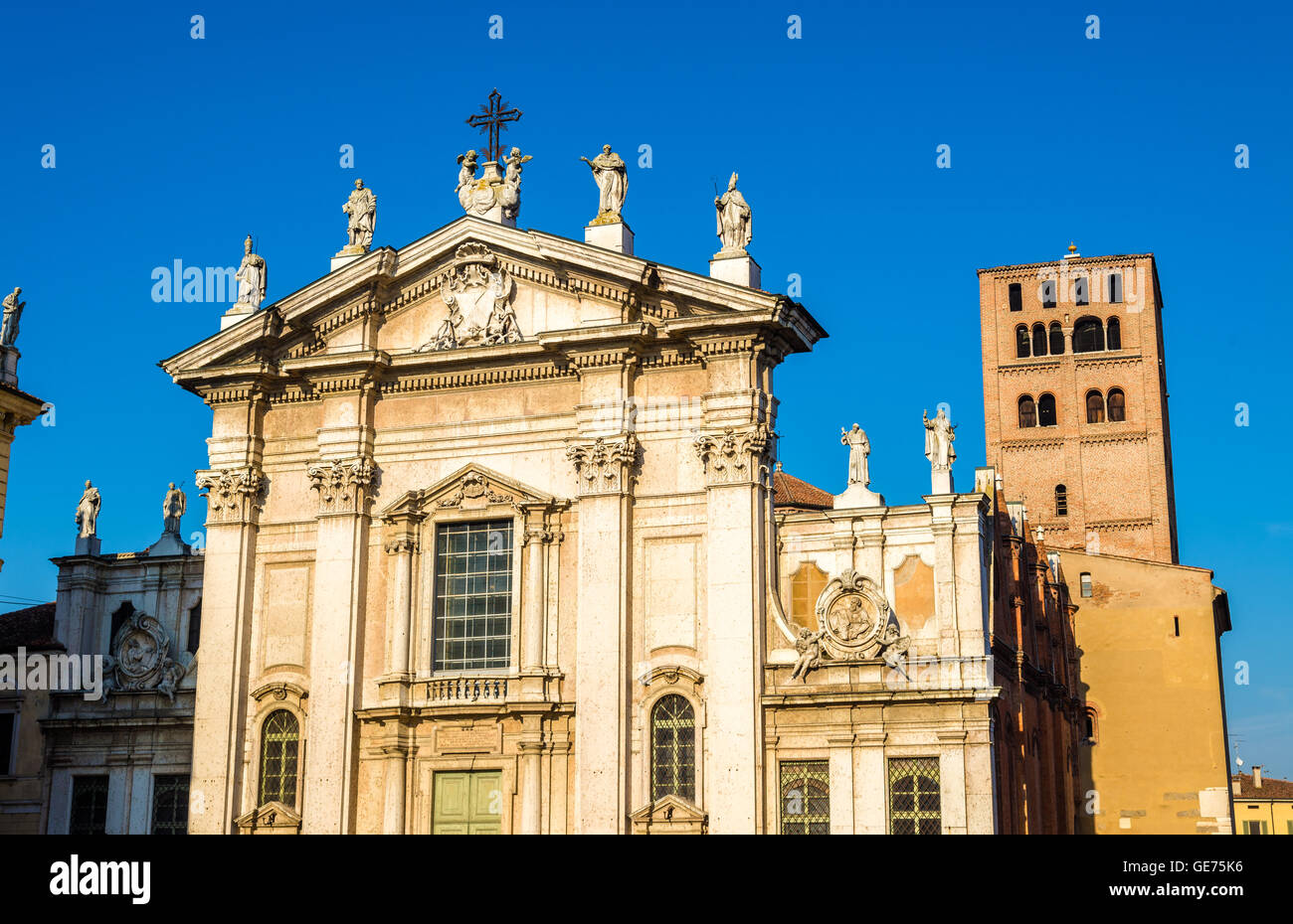 Vista del Duomo di Mantova - Italia Foto Stock