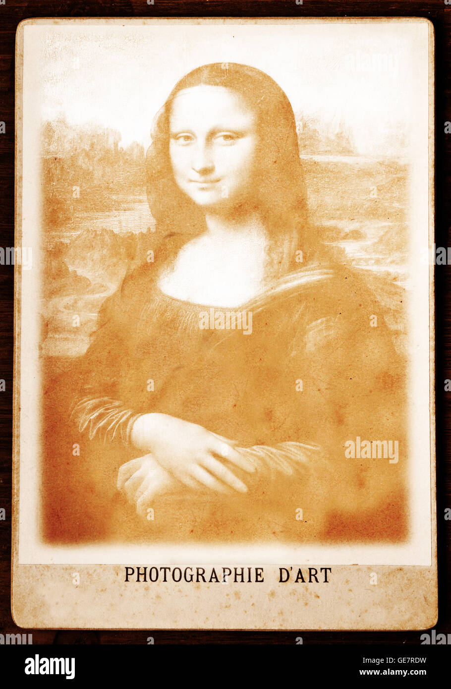 Imitazione di un armadio di fotografia con un composito di famosa Mona Lisa di Leonardo da Vinci Foto Stock