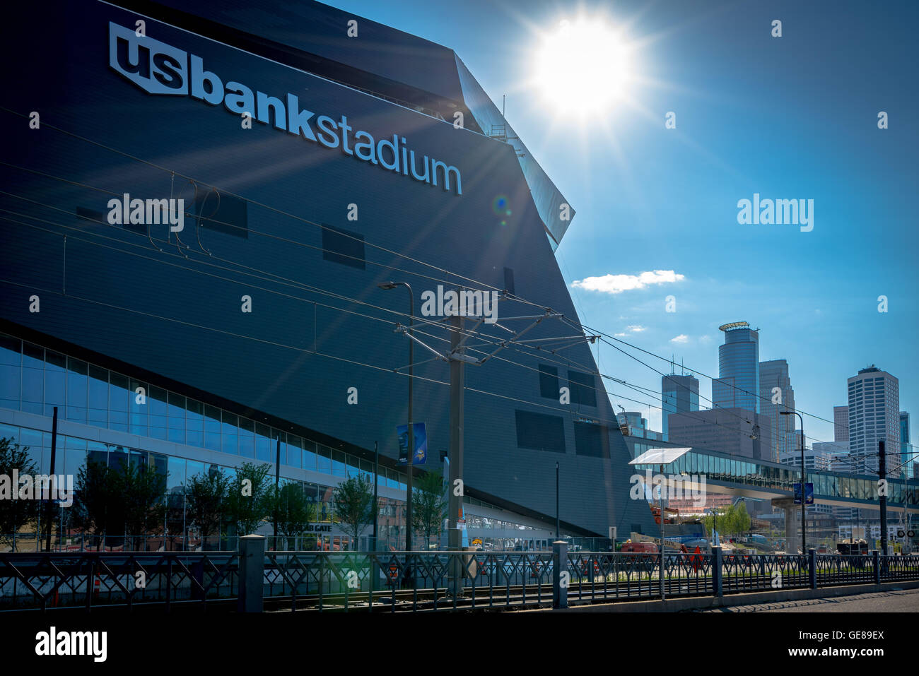 US Bank Stadium e dello skyline di Minneapolis Foto Stock