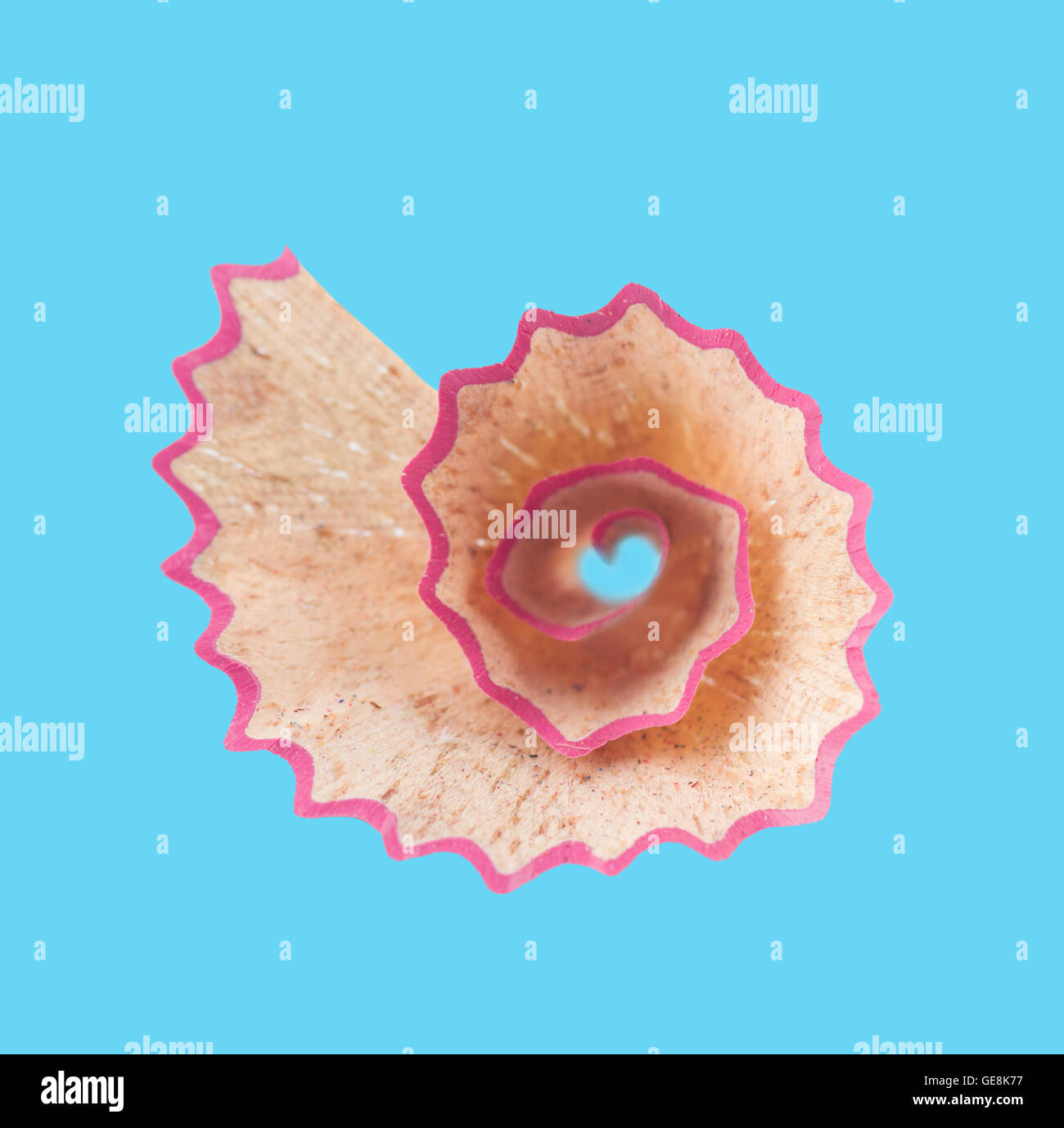 Matita rosa la rasatura con forma a spirale isolato con profondità di campo Foto Stock