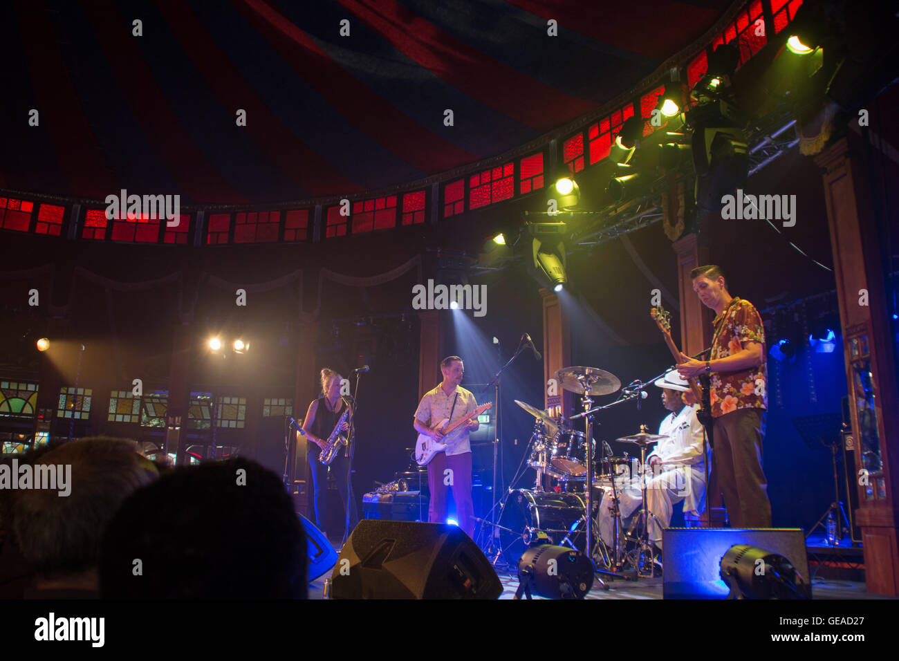 Edimburgo Scozia UK, sabato 23 luglio 2016. Willie il Touch Hayes Blues band effettuando al Jazz e Blues Festival, St Andrew Square Spiegeltent Credito: InfotronTof/Alamy Live News Foto Stock