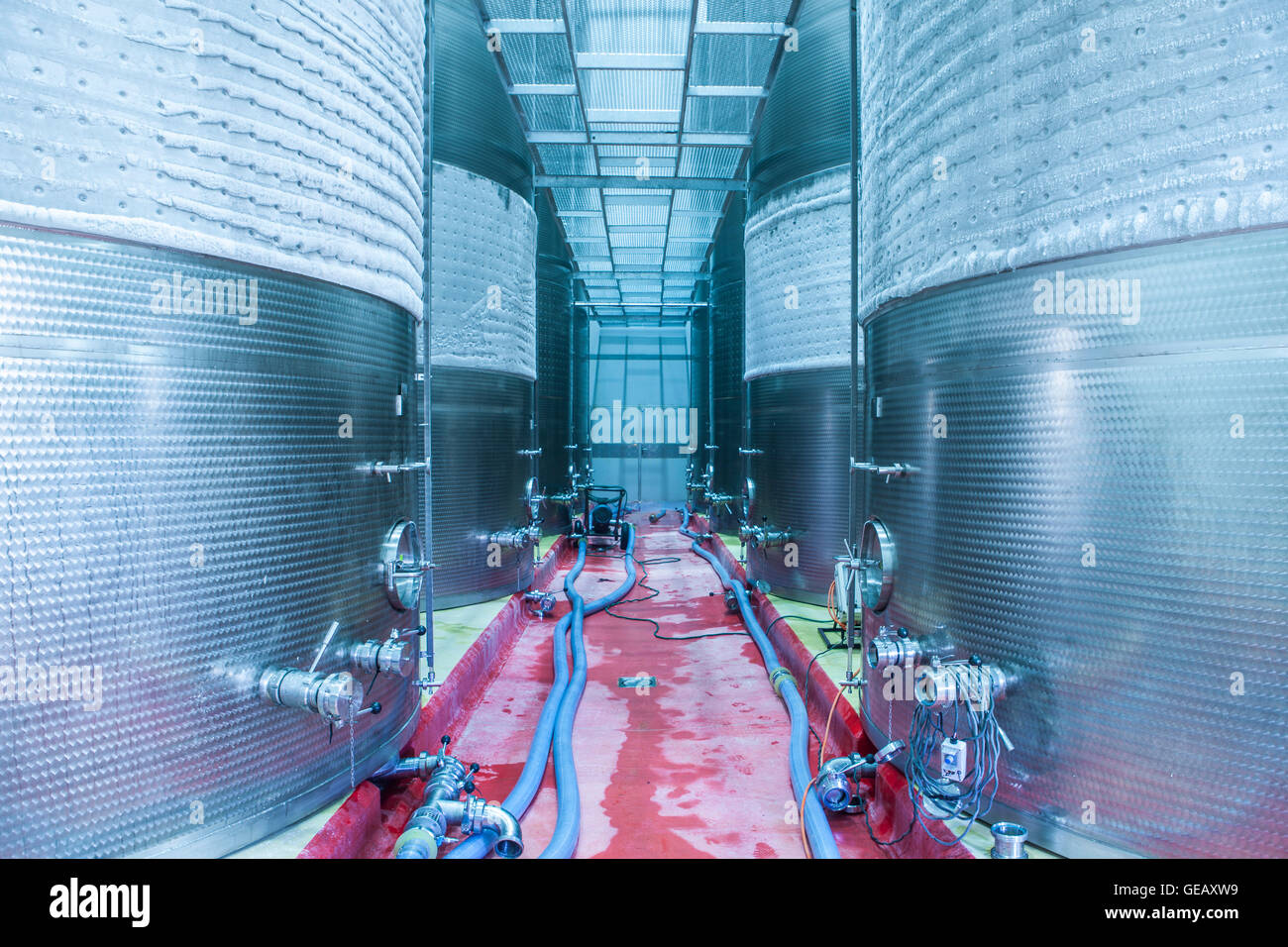 Serbatoi in acciaio inox per industria alimentare Foto Stock