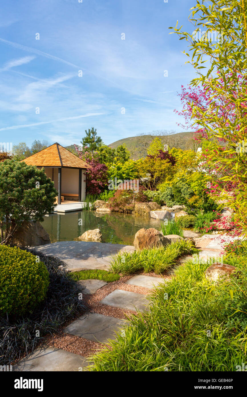 Un giapponese in stile giardino mostra al 2016 RHS Malvern spettacolo primaverile, Worcestershire, England, Regno Unito Foto Stock