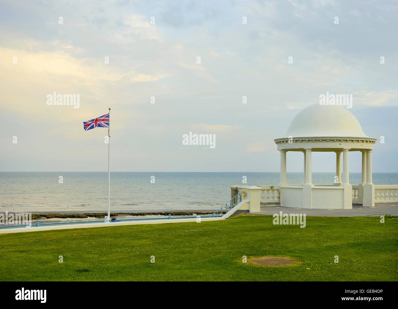 Il colonnato sul lungomare a Bexhill-on-Sea, East Sussex. Foto Stock