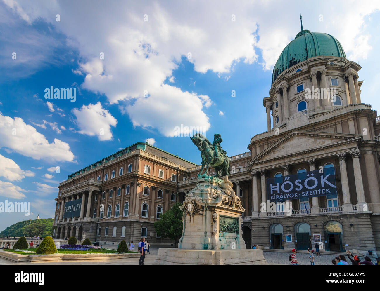 Budapest: il Castello di Buda con la statua equestre del principe Eugenio di Savoia, Ungheria, Budapest, Foto Stock
