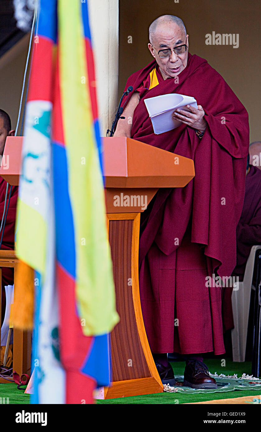 Sua Santità il Dalai Lama parlando della situazione del popolo tibetano in esilio nel monastero Namgyal,Tsuglagkhang compl Foto Stock