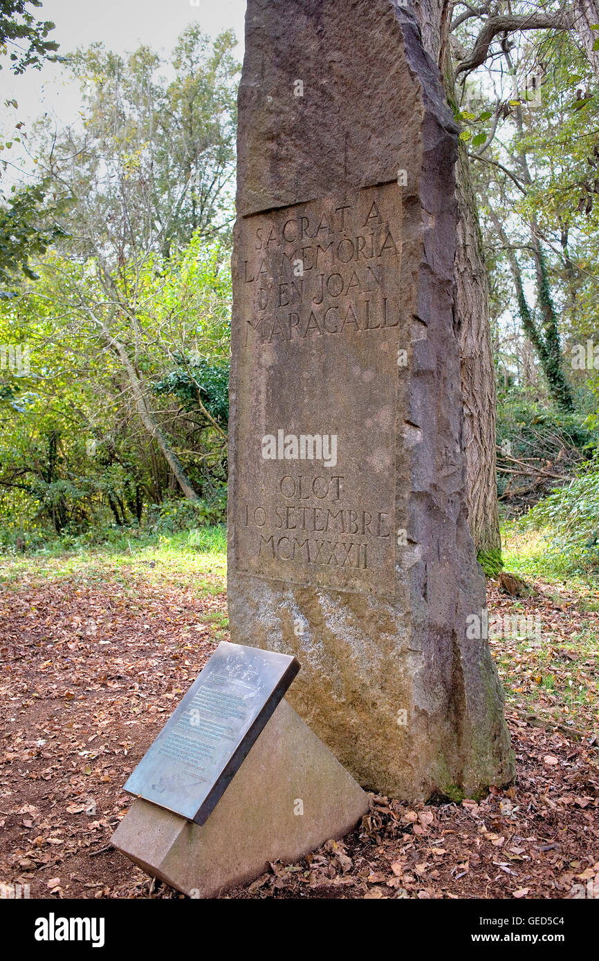 Un monumento alla memoria di Joan Maragall,Fageda d'en Jordà,Garrotxa Parco naturale,la provincia di Girona. La Catalogna. Spagna Foto Stock