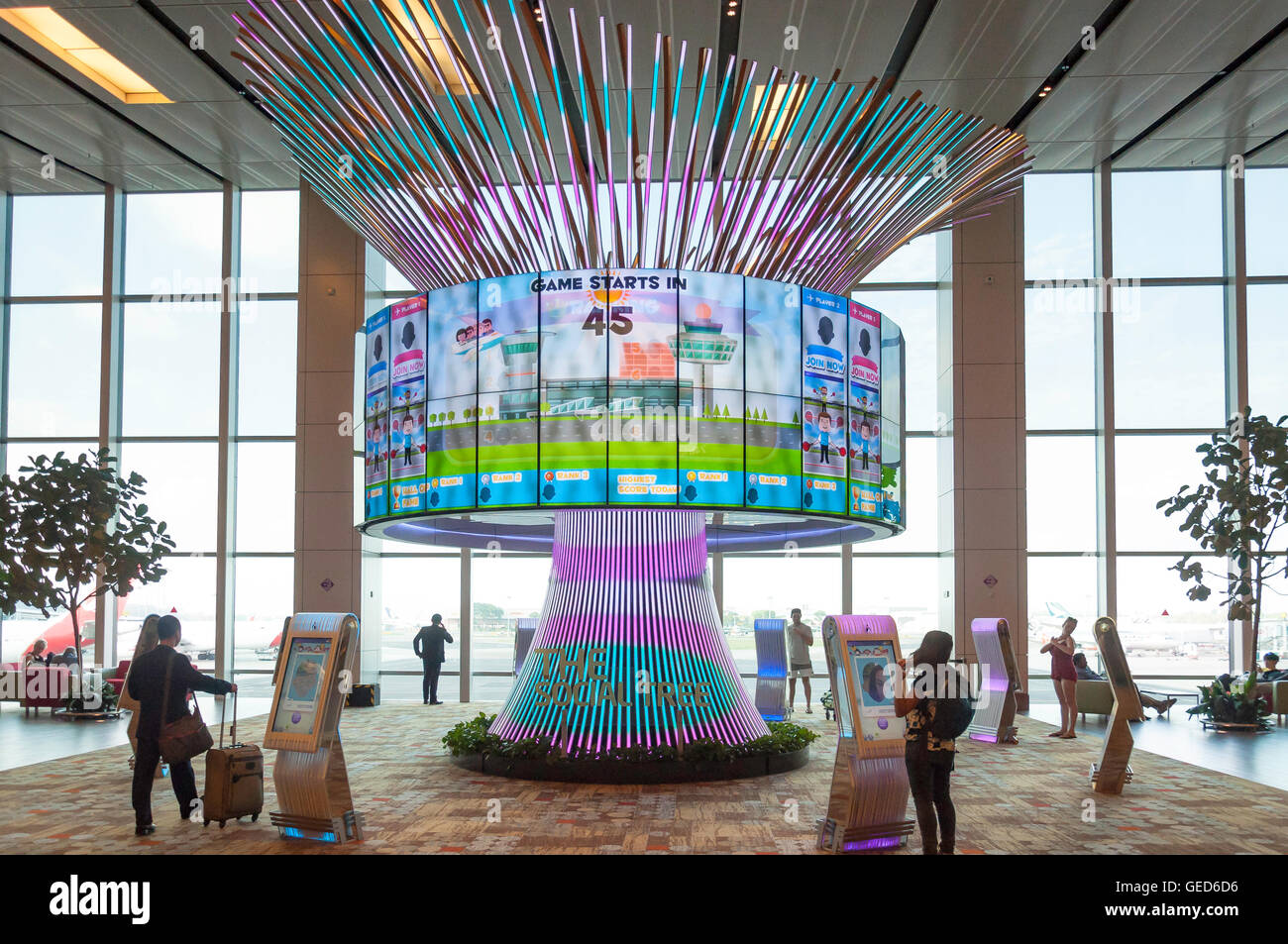 La struttura sociale di installazione interattiva in transito Hall del Terminal 1 dell'Aeroporto Changi di Singapore Changi,, Singapore Foto Stock