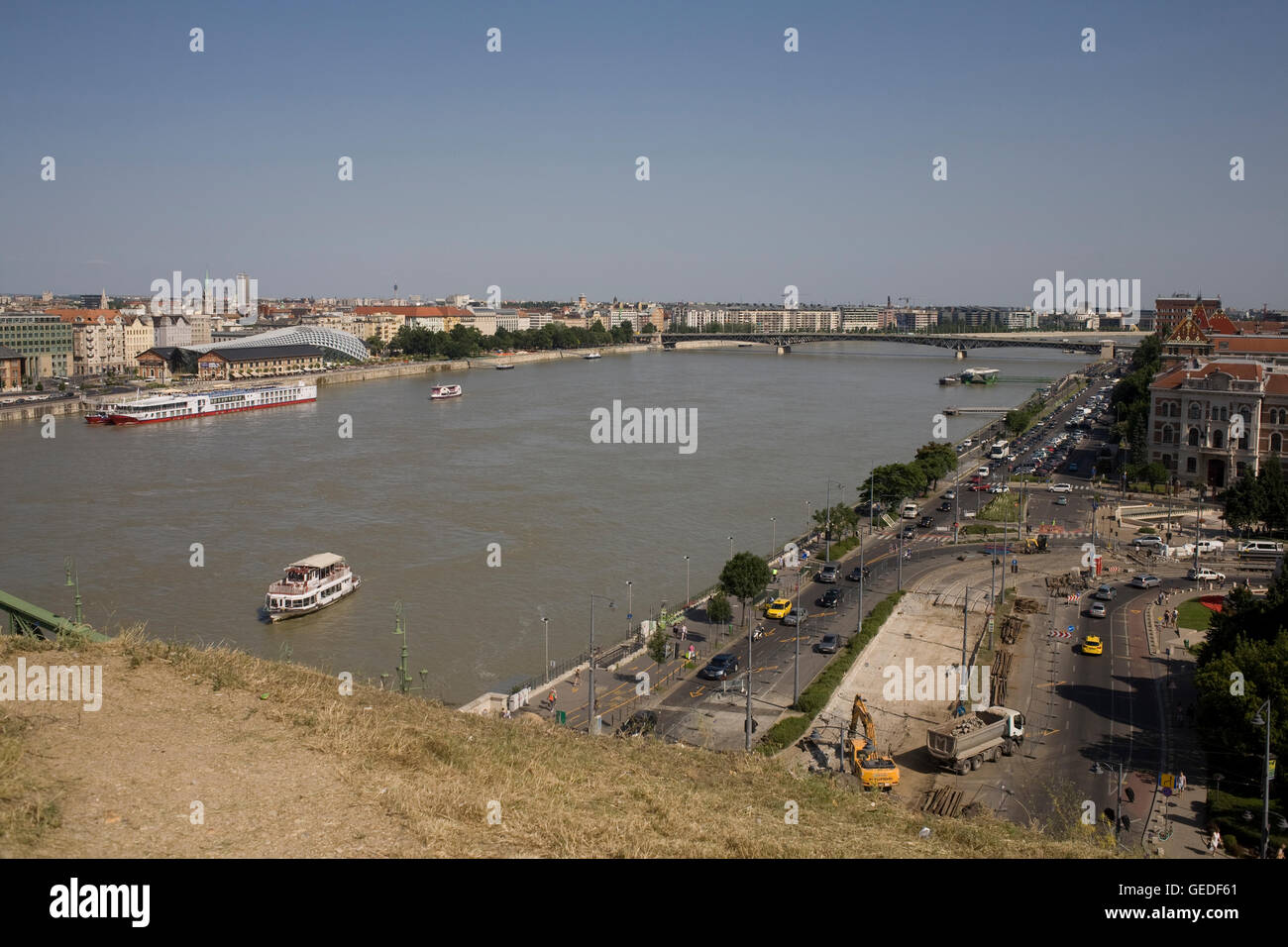Il Fiume Danubio e Valdemar es Nina Langlet rakpart Foto Stock