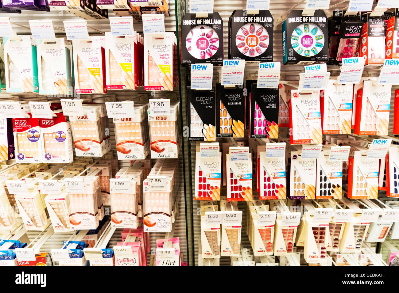 Unghie finte unghie tipi di visualizzazione delle variazioni alla moda display shop prodotti prodotto REGNO UNITO Inghilterra GB Foto Stock
