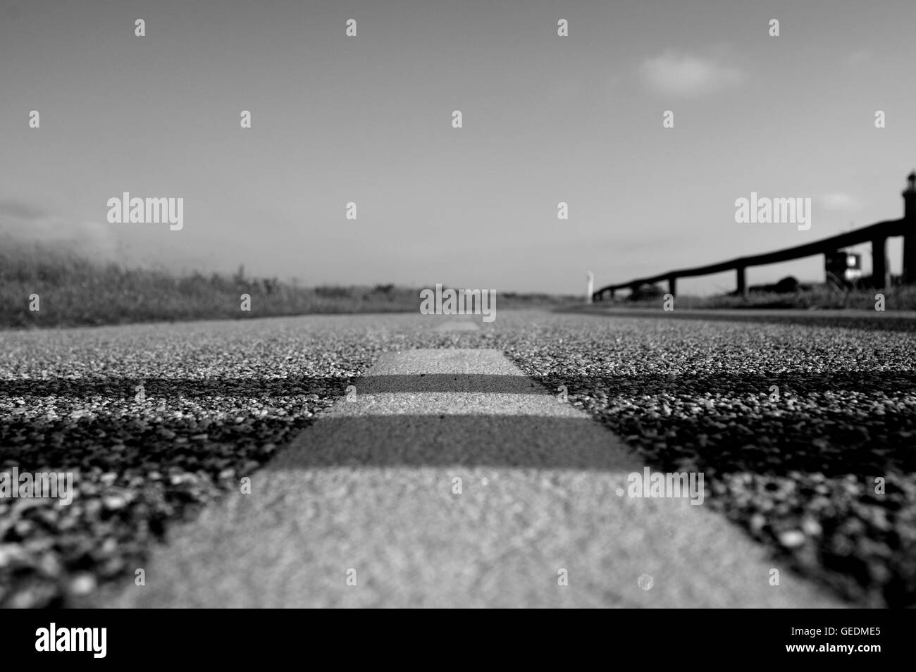 Blackandwhite,adorabili,waldisputninsphotography,geometria,abstract,moody,creative,prospettiva,pavimentazione,Road,superficie,,areale wayart Foto Stock