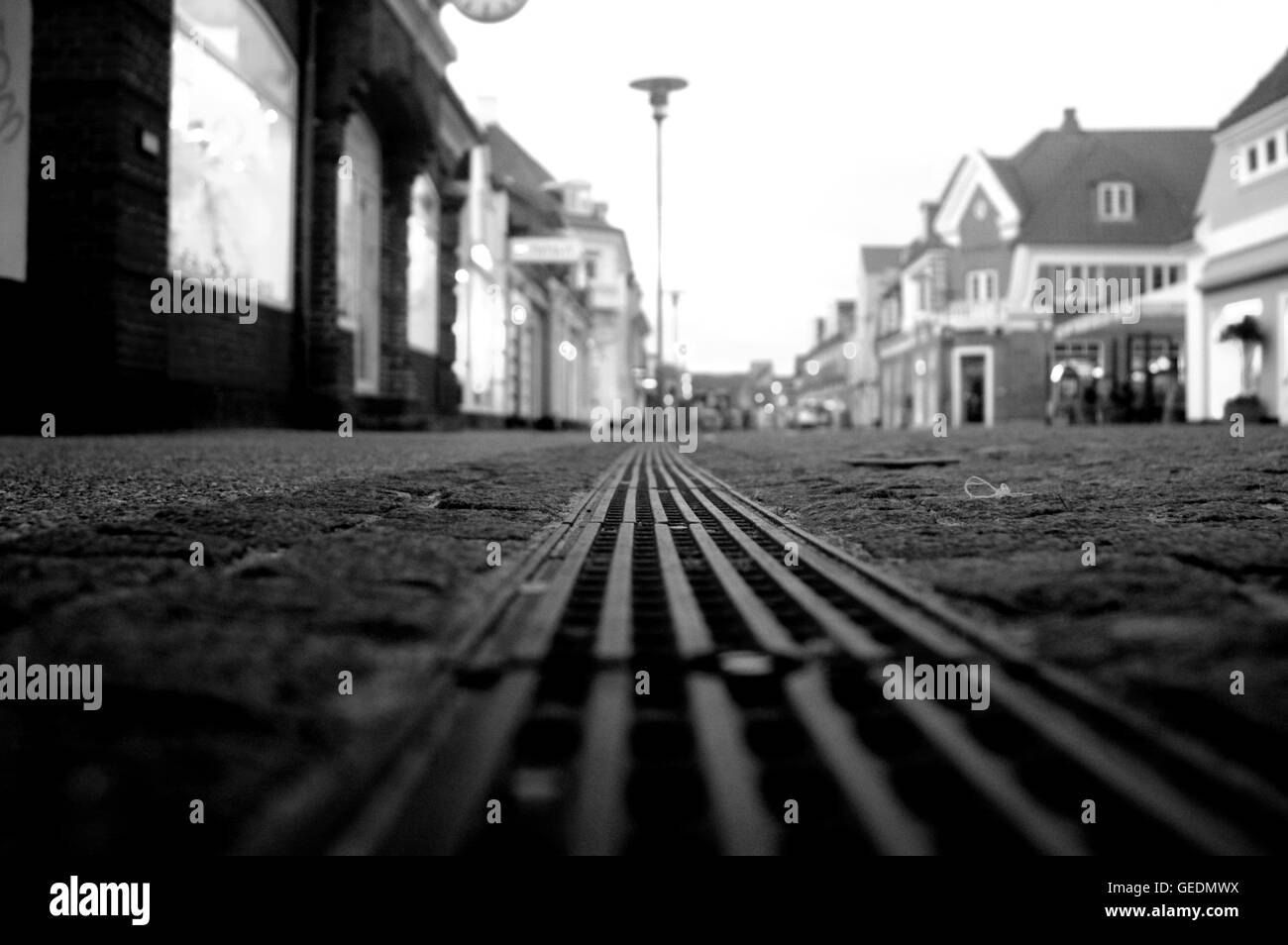 Blackandwhite,adorabili,waldisputninsphotography,geometria,abstract,moody,creative,prospettiva,pavimentazione,Road,superficie,,areale wayart Foto Stock