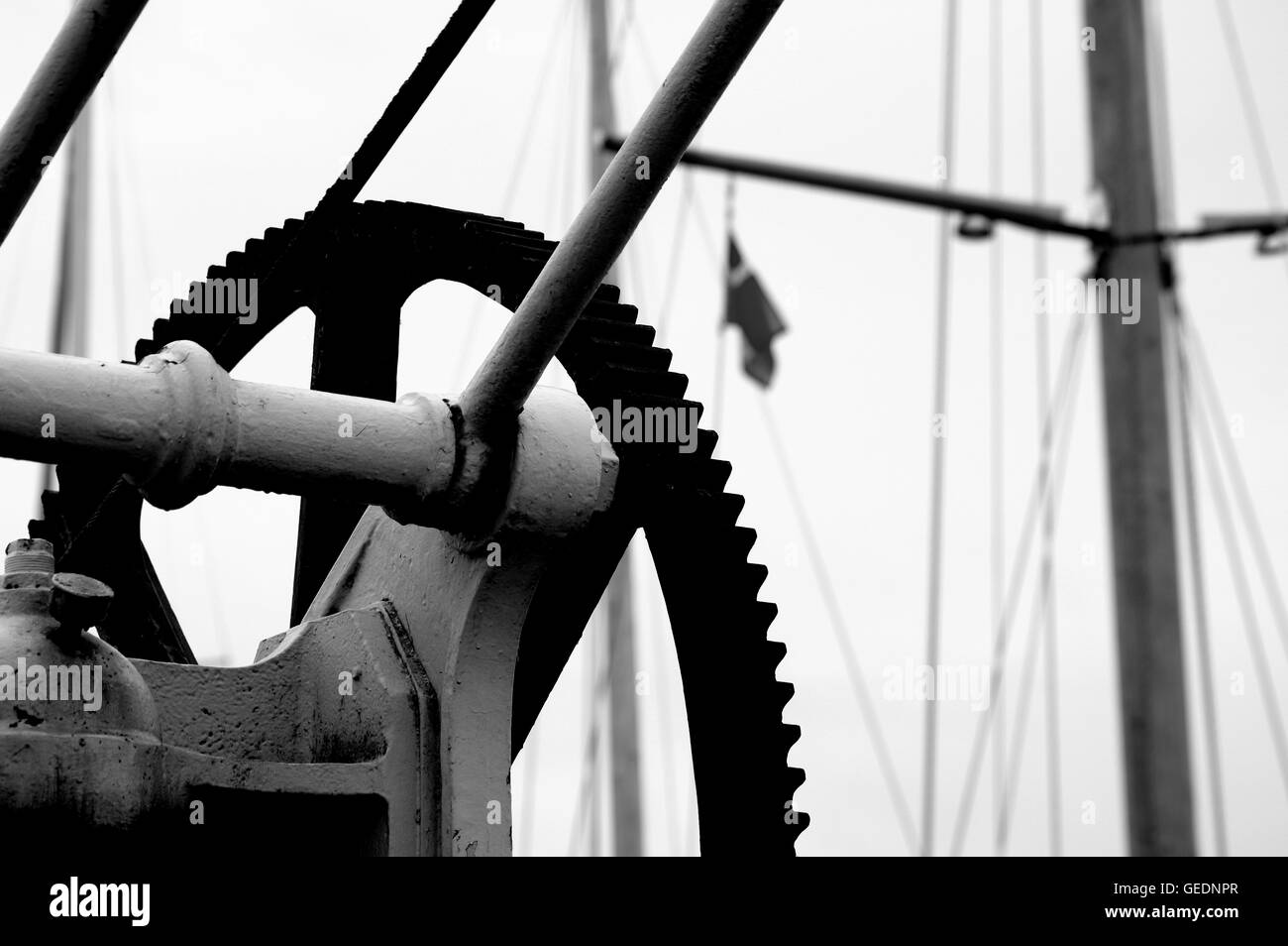 Blackandwhite,adorabili,waldisputninsphotography,geometria,abstract,l'arte,Black,moody,creative,l'industria,alimentazione,porto,prospettiva,urban Foto Stock