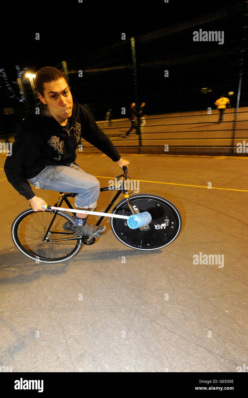 Bike polo a Newington Park, Londra. 01.04.09 Foto Stock