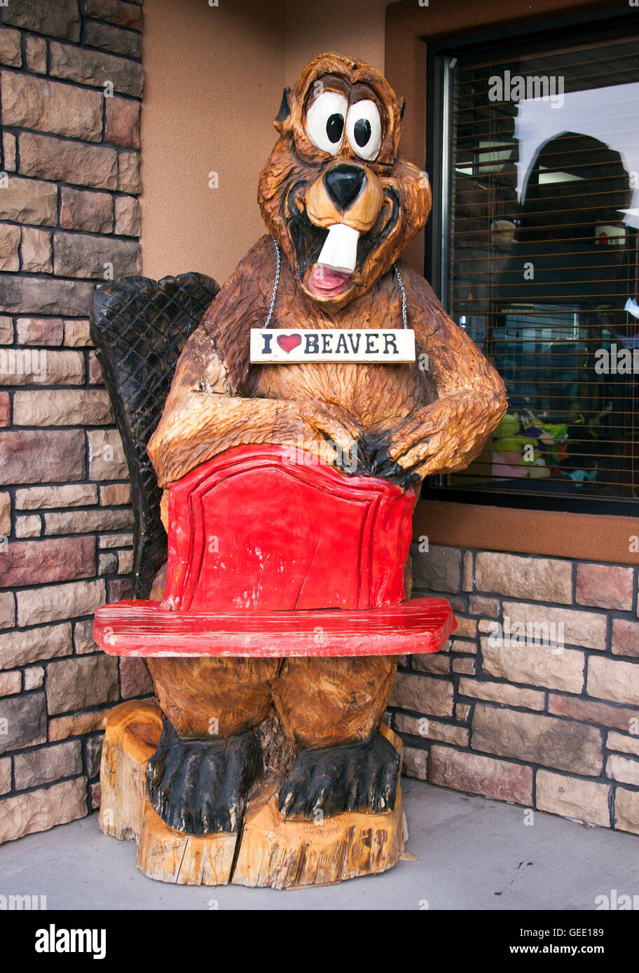 Scultura "i Love Beaver" a Beaver, Utah, un eccentrico monumento a lato della strada che celebra l'orgoglio locale e perfetto per soste fotografiche. Foto Stock