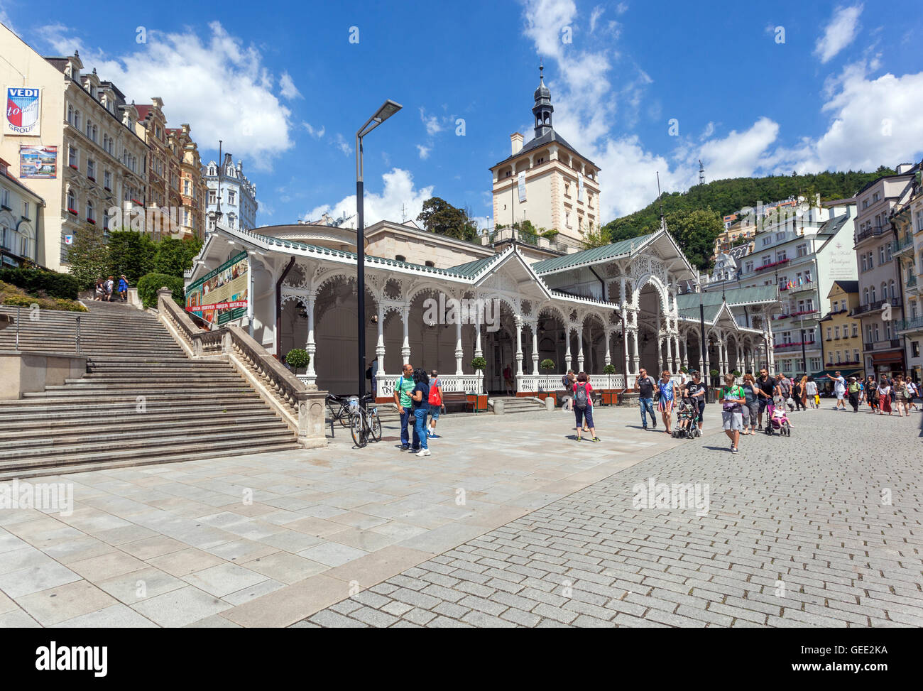 Lazenska street. Colonnato, Karlovy Vary, città termale, West Bohemia Repubblica Ceca Foto Stock