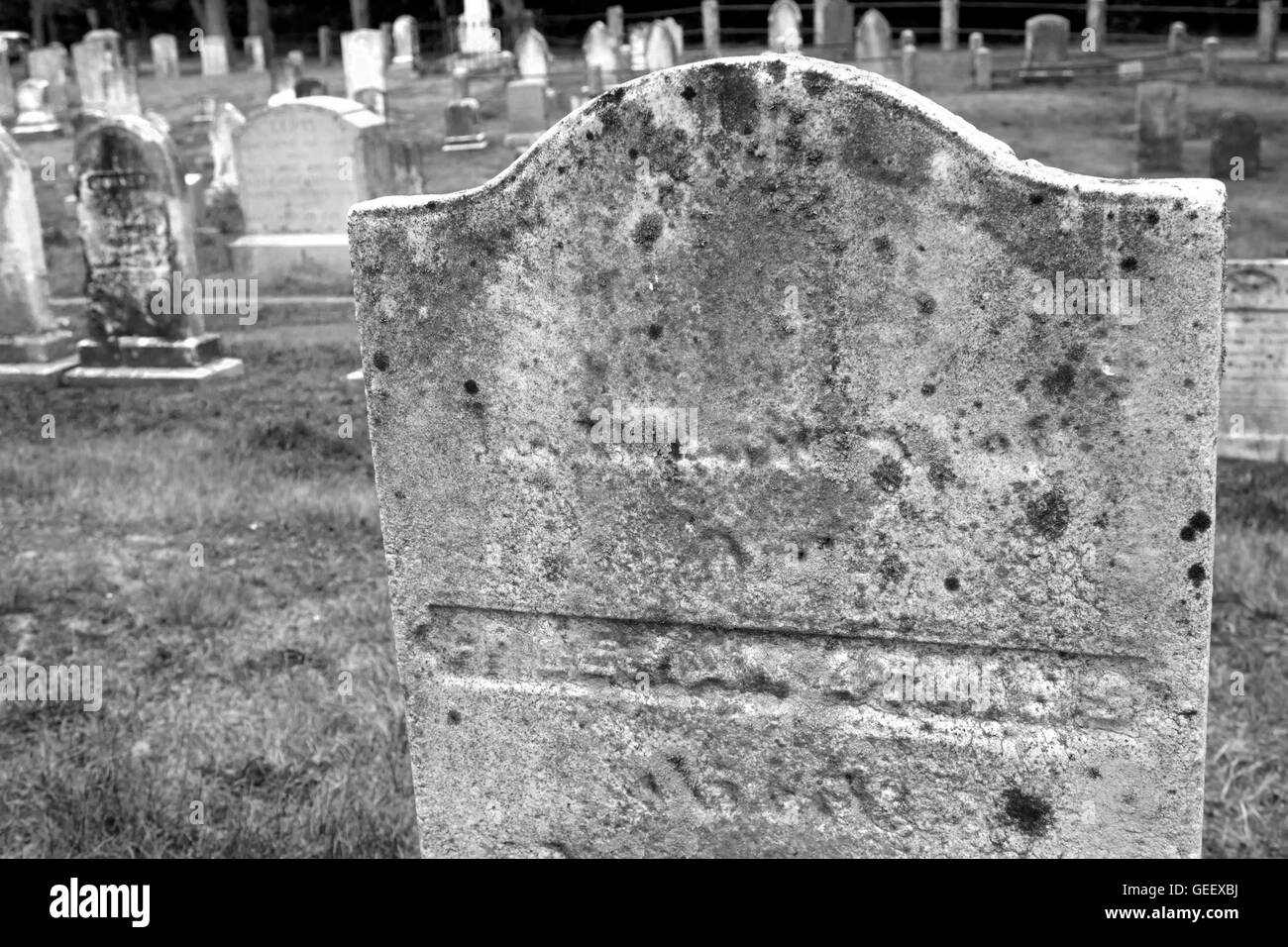 Cimitero in bianco e nero Foto Stock