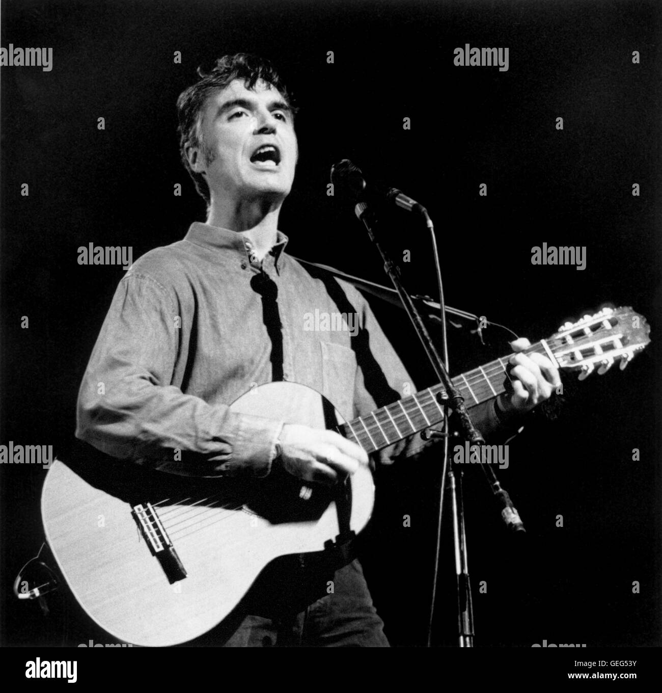 David Byrne ha fotografato da Gary Gershoff eseguendo al Beacon Theatre presso il " Divieto la diga in concerto nel mese di ottobre del 1991. © Gary Gershoff / MediaPunch Foto Stock