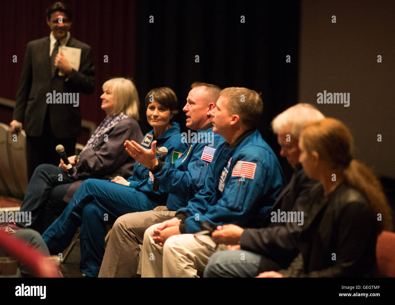 La proiezione di "A Beautiful Planet" all'AMC Loews 34th Street Theater di New York City ha visto astronauti tra cui Barry Wilmore e ha evidenziato la bellezza della Terra dallo spazio, insieme a discussioni e immagini IMAX. Foto Stock