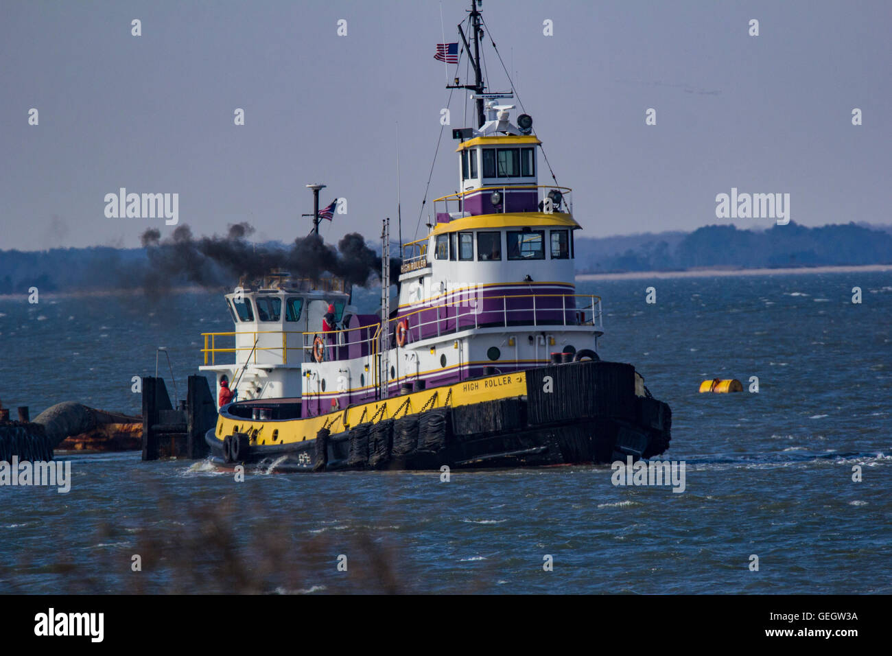 Il rimorchiatore 'High Roller e' vicino a East End Luce, Capo Henlopen Delaware USA Foto Stock