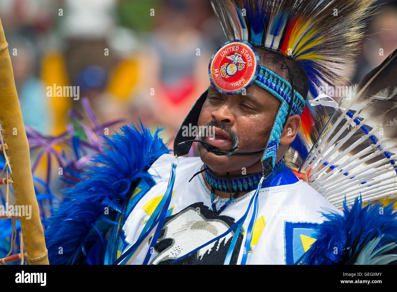 Pow Wow, uomo nativo, Aborigeni veterano all annuale Sei Nazioni del gran fiume Powwow campione dei campioni Foto Stock