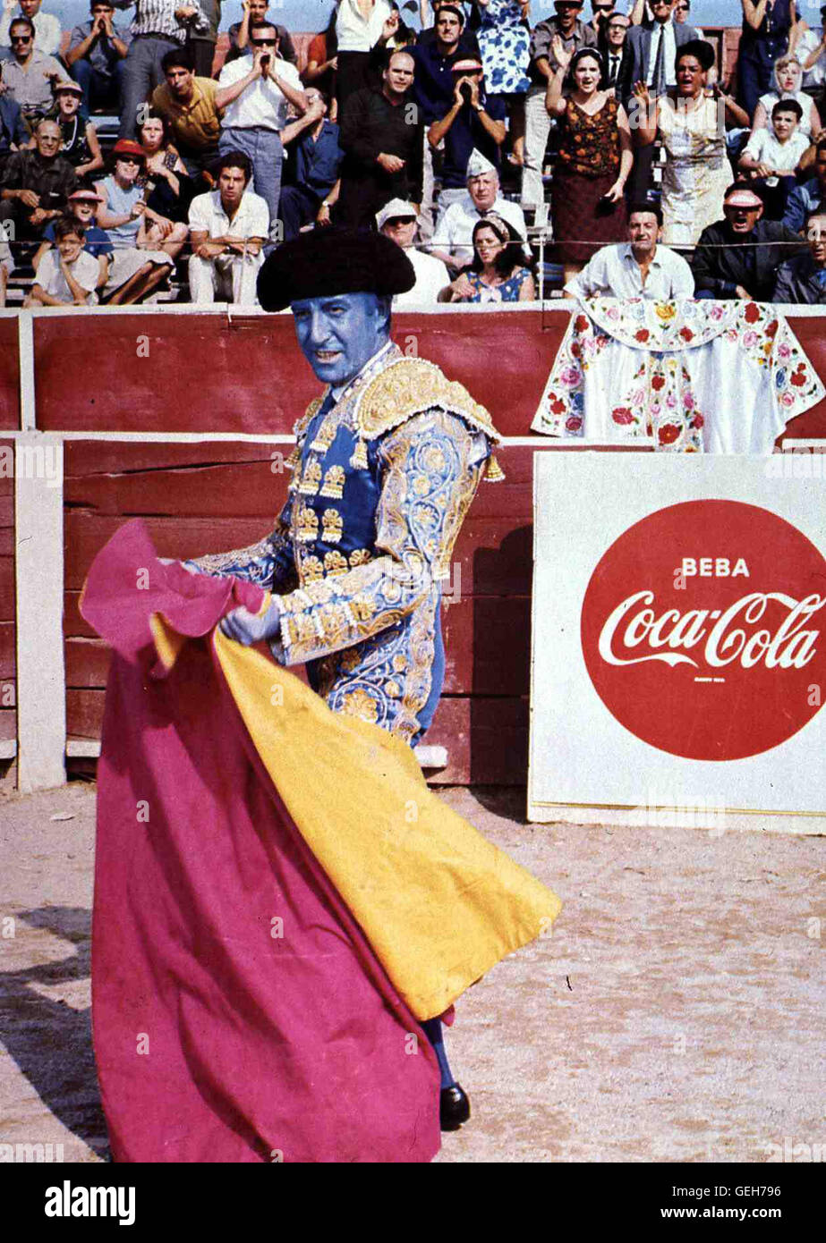 Peter Sellers Juan Bautista (Peter Sellers) ist ein schlechter Stierkämpfer und kann nicht singen. Anche sieht er seine einzige Chance darin, als erster singender Stierkämpfer aufzutreten. *** Caption locale *** 1966, Bobo, BOBO ist der Grösste Foto Stock