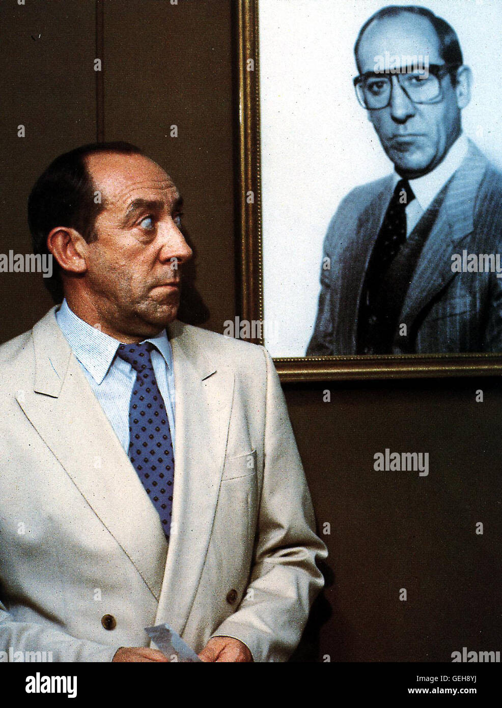 Dieter Hallervorden Hans Immer (Dieter Hallervorden) ist vermoegend. Bruno Koob braccio ist. È stato die beiden unterschiedlichen Maenner gemeinsam haben, ist Ihr Aussehen. *** Caption locale *** 1983, Didi - Der Doppelgänger, Didi Der Doppelgaenger Foto Stock