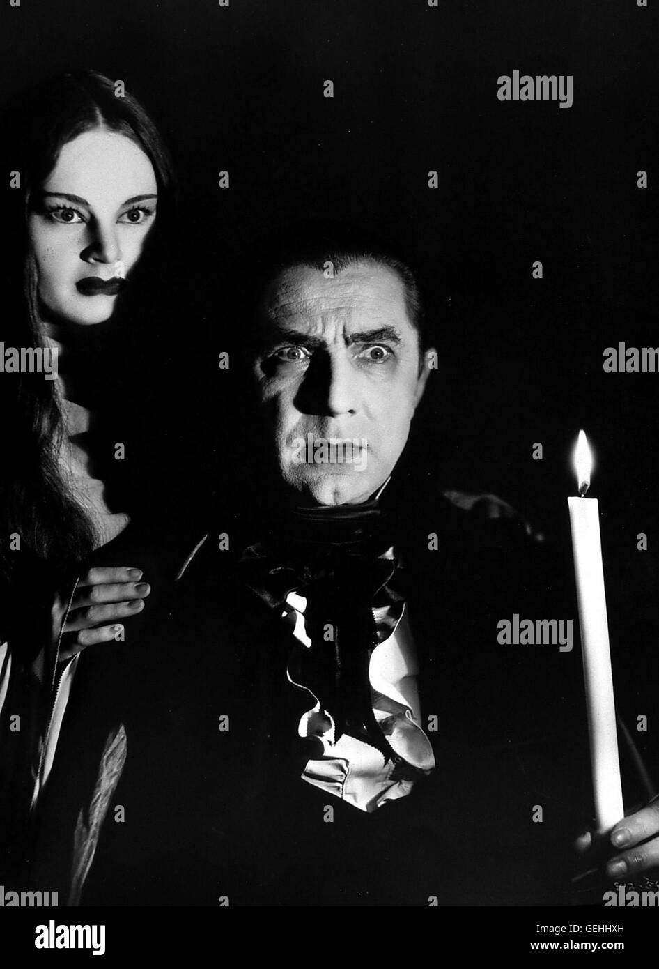 Carol Borland, Bela Lugosi Vampir-Graf Mora (Bela Lugosi) und seine Tochter Luna (Carol Borland) treiben nachts ihr Unwesen im Schloss. *** Caption locale *** 1935, marchio del vampiro, Das Zeichen Des Vampirs Foto Stock