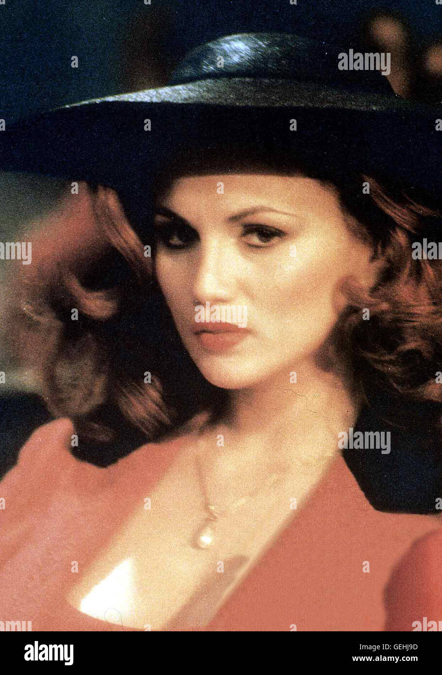 Serena Grandi Miranda (Serena Grandi), deren Mann im Krieg verschollen ist, führt nun alleine eine Herberge. *** Caption locale *** 1985, Miranda, Miranda Foto Stock