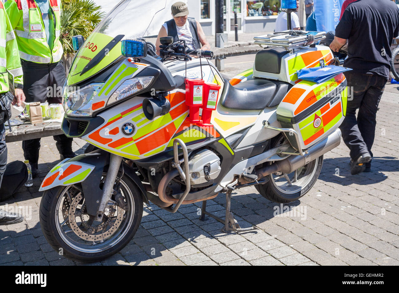 TRURO, Cornwall, Regno Unito - 17 luglio 2016: sangue bike veicolo di emergenza al limone Quay per Truro custom per moto e trike motorcy Foto Stock