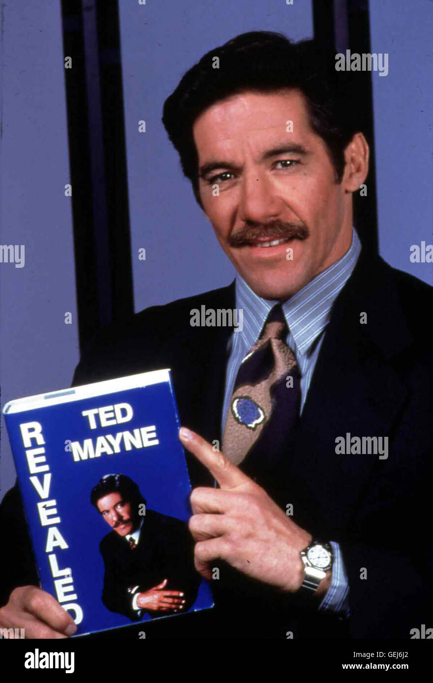 Geraldo Rivera Der Schriftsteller Ted Mayne (Geraldo Rivera) ist ein schamloser Romeo. *** Caption locale *** 1992, Perry Mason: il caso dell'Recless Romeo, Perry Mason und der Schamlose Romeo Foto Stock