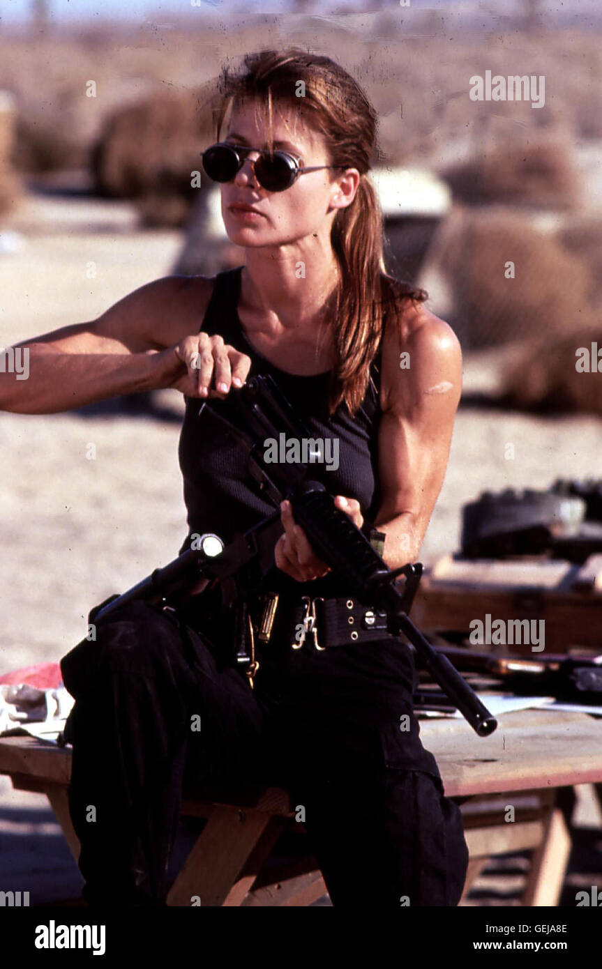 Linda Hamilton Sarah Connor (Linda Hamilton) ist gut vorbereitet, als es daran geht, das Leben ihres Sohnes Giovanni zu verteidigen. *** Caption locale *** 1991, Terminator 2: il giorno del giudizio, Terminator Ii - Tag der Abrechnung Foto Stock