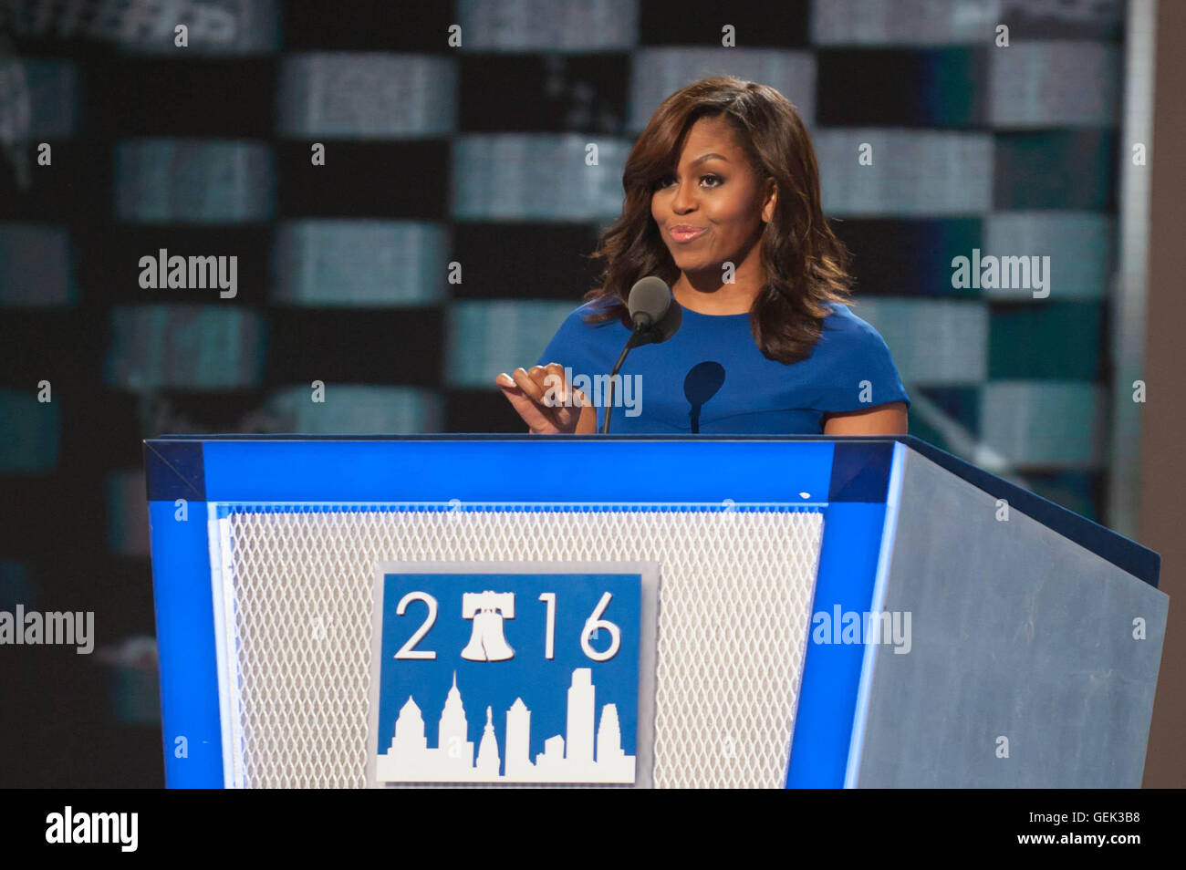 Philadelphia, Stati Uniti d'America. Xxv Luglio, 2016. Convenzione Nazionale Democratica in Philadelphia.Michelle Obama parla ai delegati al DNC Credito: Don Mennig/Alamy Live News Foto Stock
