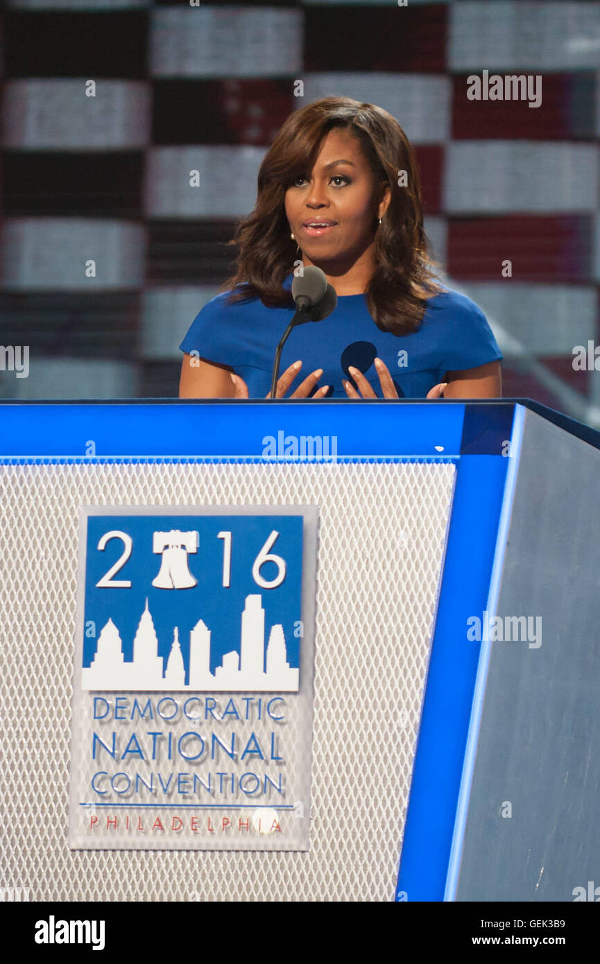 Philadelphia, Stati Uniti d'America. Xxv Luglio, 2016. Convenzione Nazionale Democratica in Philadelphia.Michelle Obama parla di elevare i suoi figli nella Casa Bianca Credito: Don Mennig/Alamy Live News Foto Stock