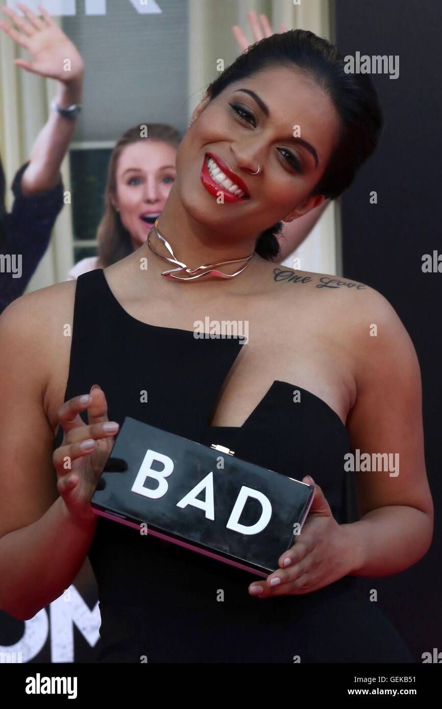 Los Angeles, CA, Stati Uniti d'America. 26 Luglio, 2016. Lilly Singh presso gli arrivi per Bad mamme Premiere, Mann Village Theatre, Westwood, Los Angeles, CA, 26 luglio 2016. Credito: Priscilla concedere/Everett raccolta/Alamy Live News Foto Stock