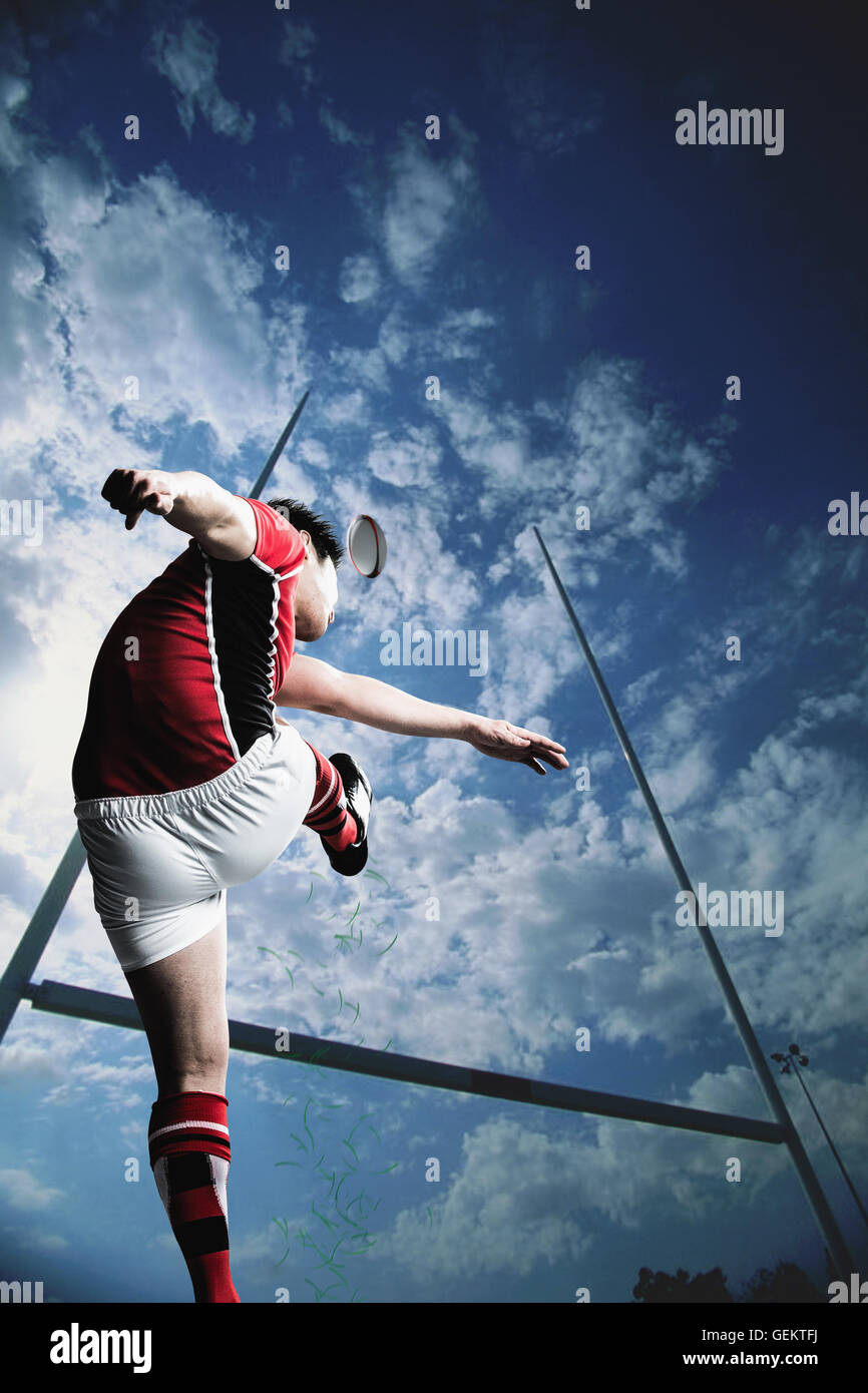 Ritratto di rugby giapponese giocatore calci Foto Stock