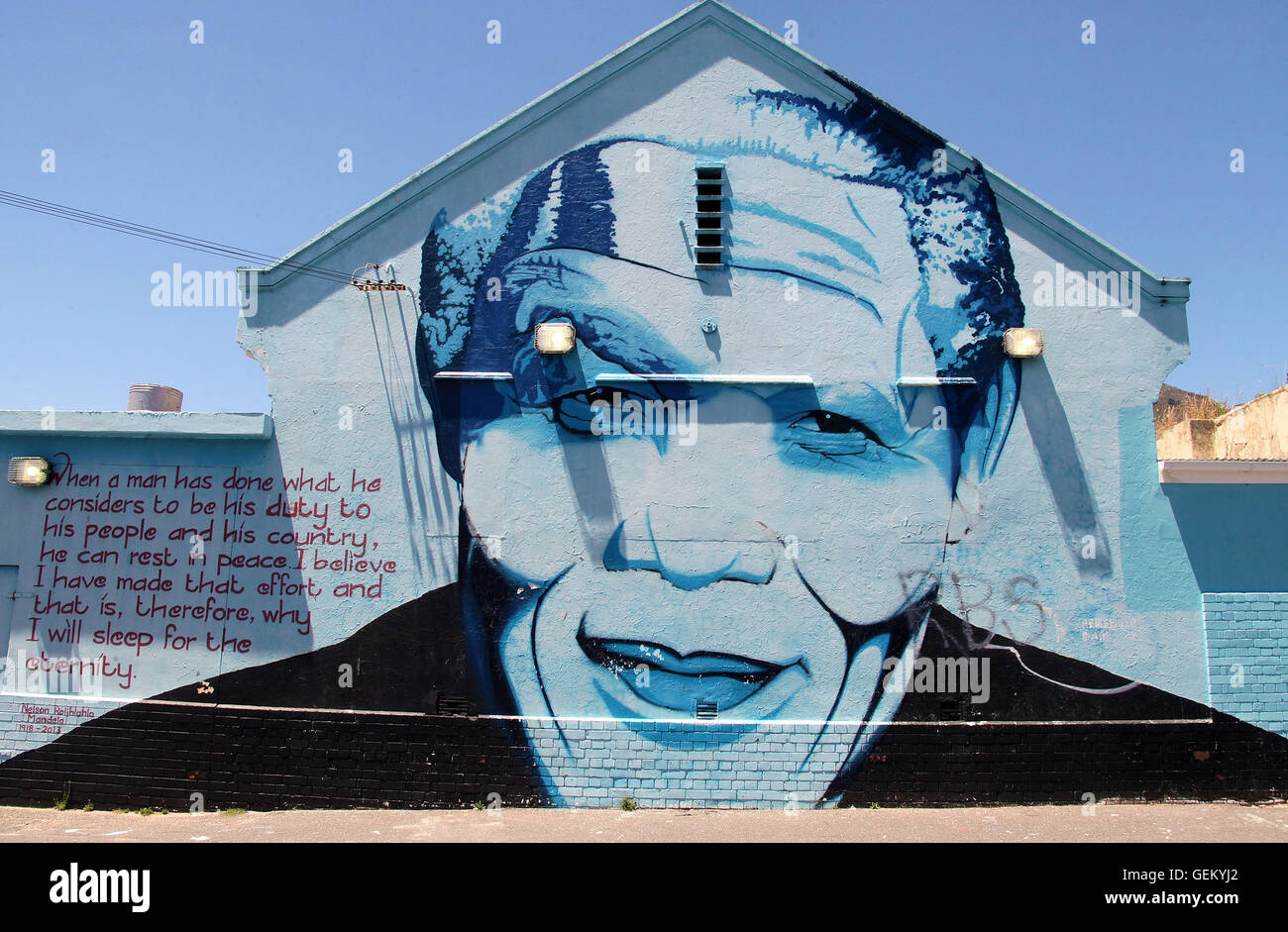 Murale di Nelson Mandela in un edificio a District Six di Cape Town Foto Stock